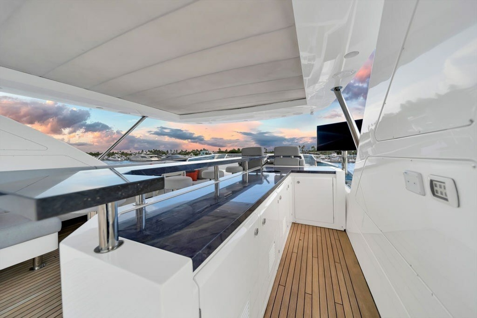 2017 Azimut 84