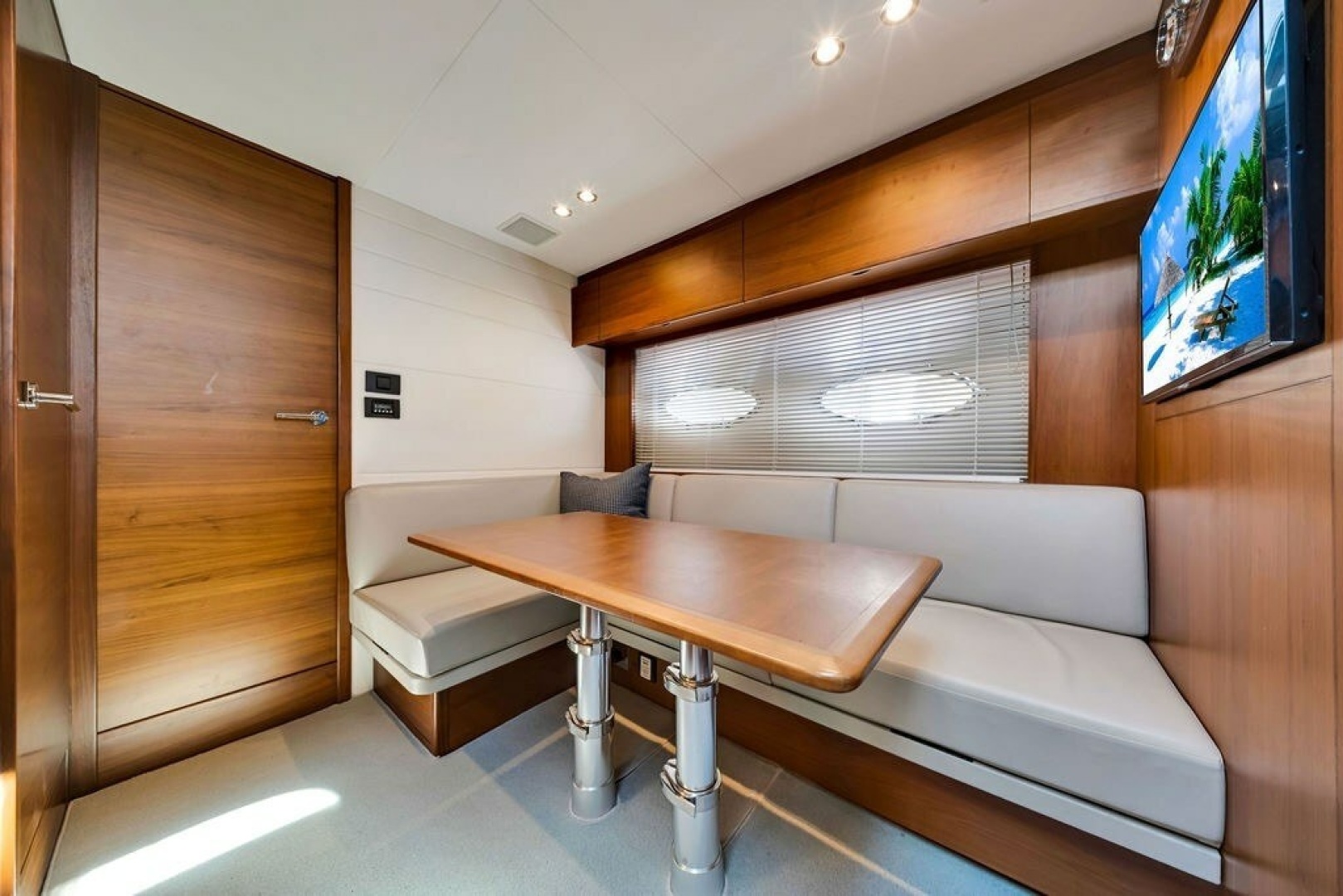 2015 Princess V48