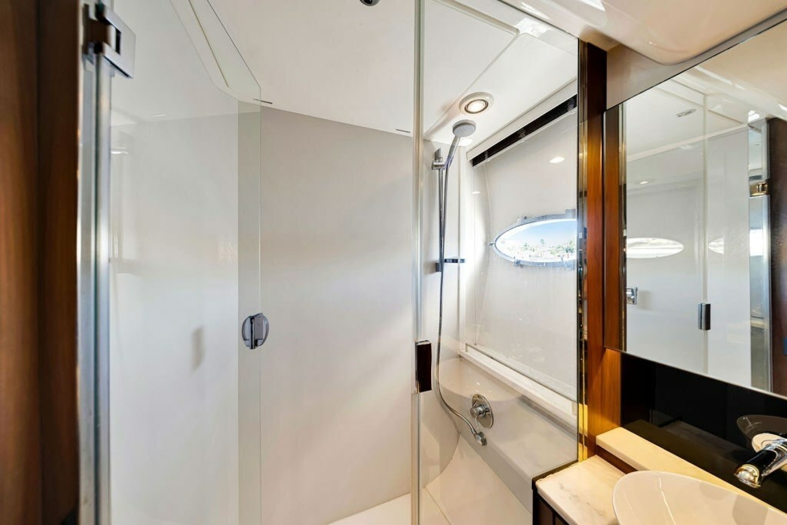 2015 Princess V48