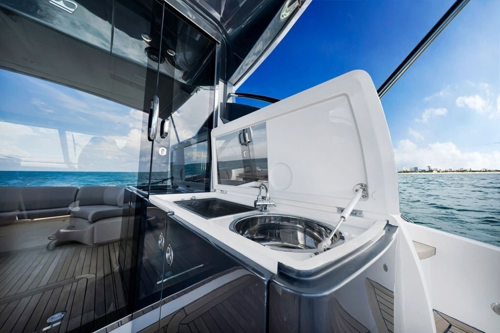 2015 Princess V48