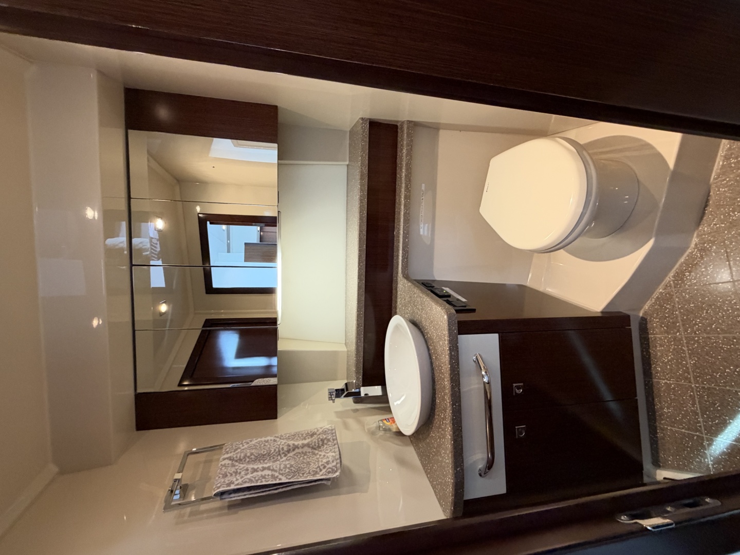 2011 Cruisers Yachts 48 Cantius