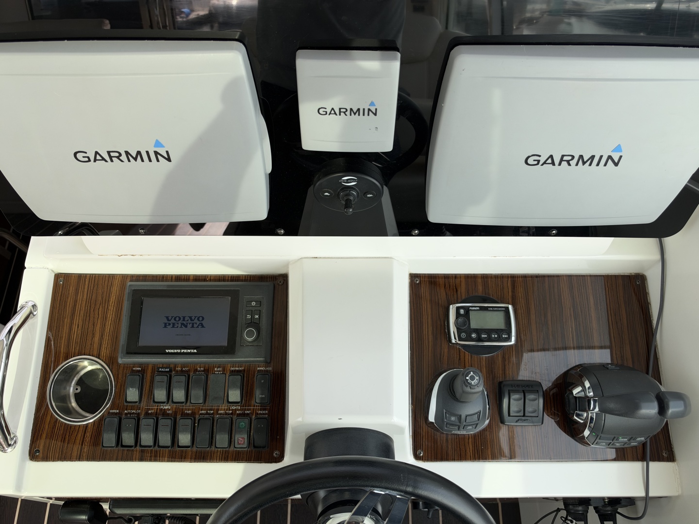2011 Cruisers Yachts 48 Cantius