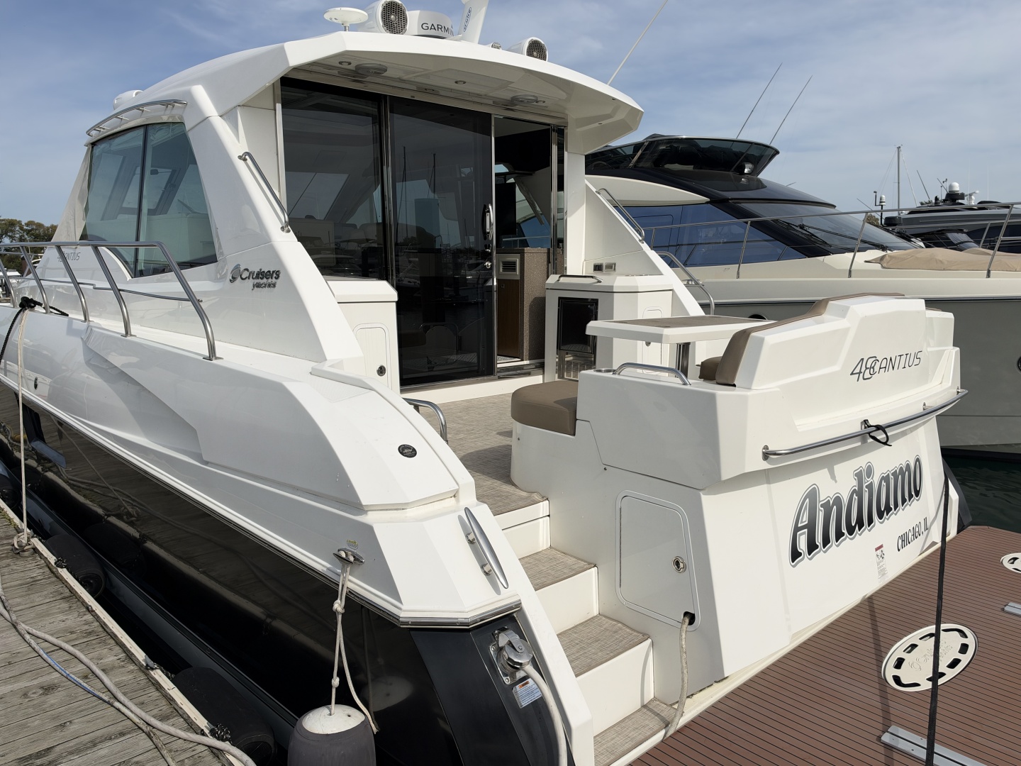 2011 Cruisers Yachts 48 Cantius