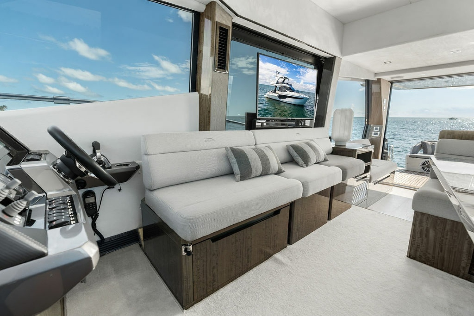 2021 Galeon 