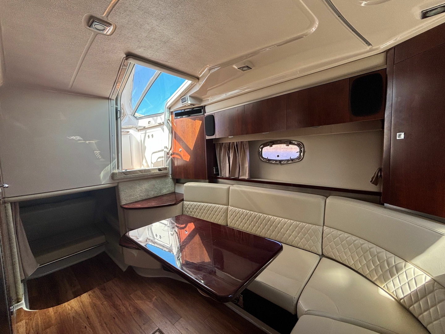 31ft Chaparral Yacht For Sale