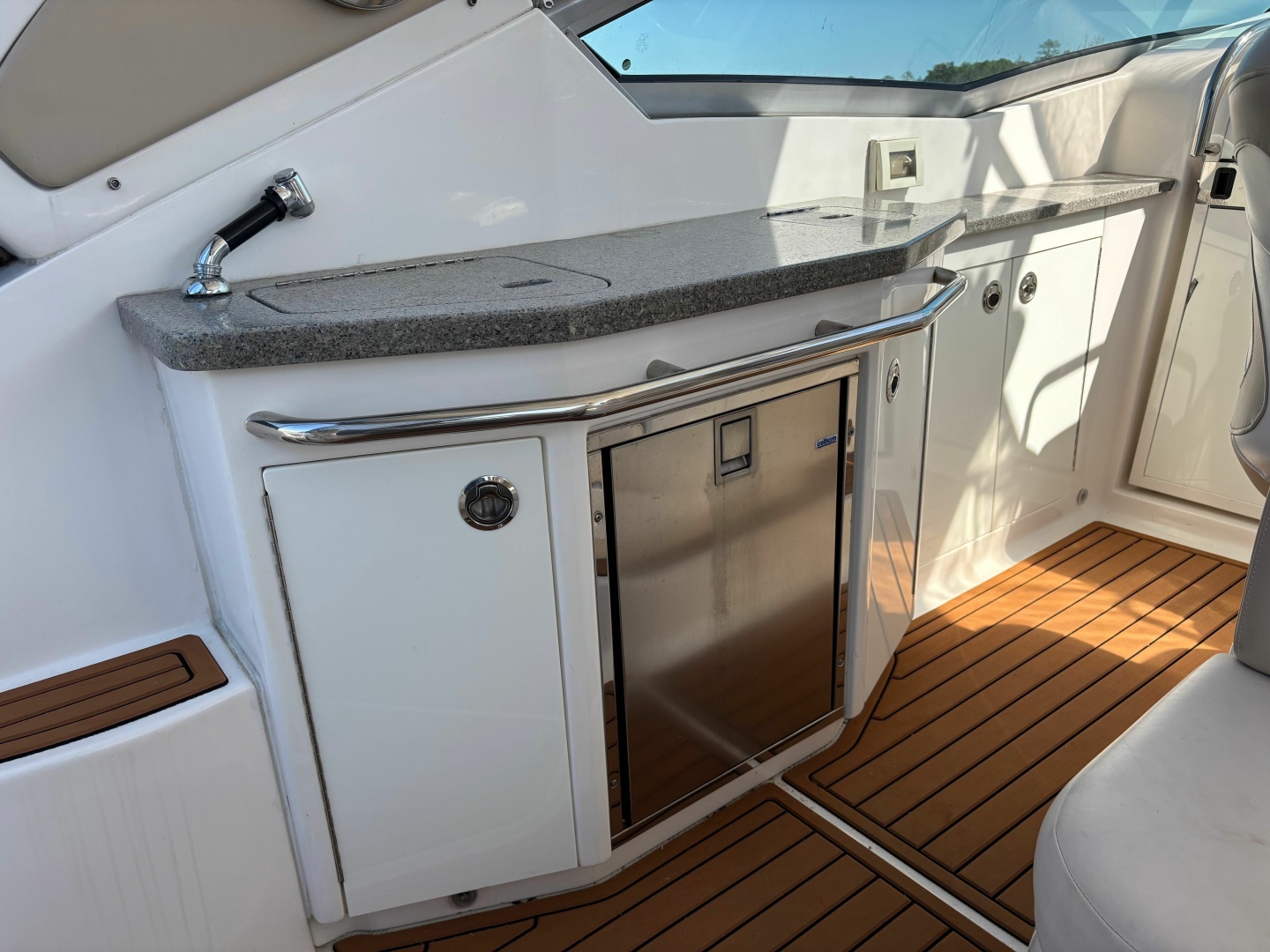 31ft Chaparral Yacht For Sale