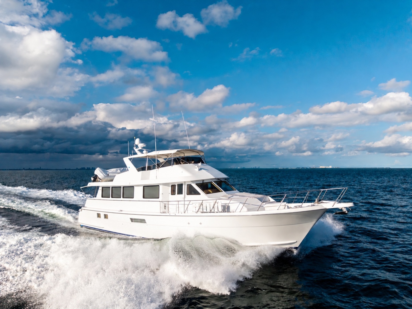 2000 Hatteras Cockpit Motoryacht