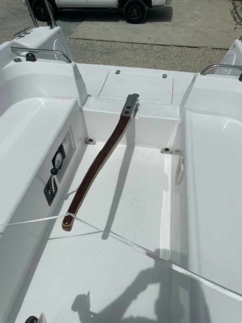 28ft J Boats Yacht For Sale