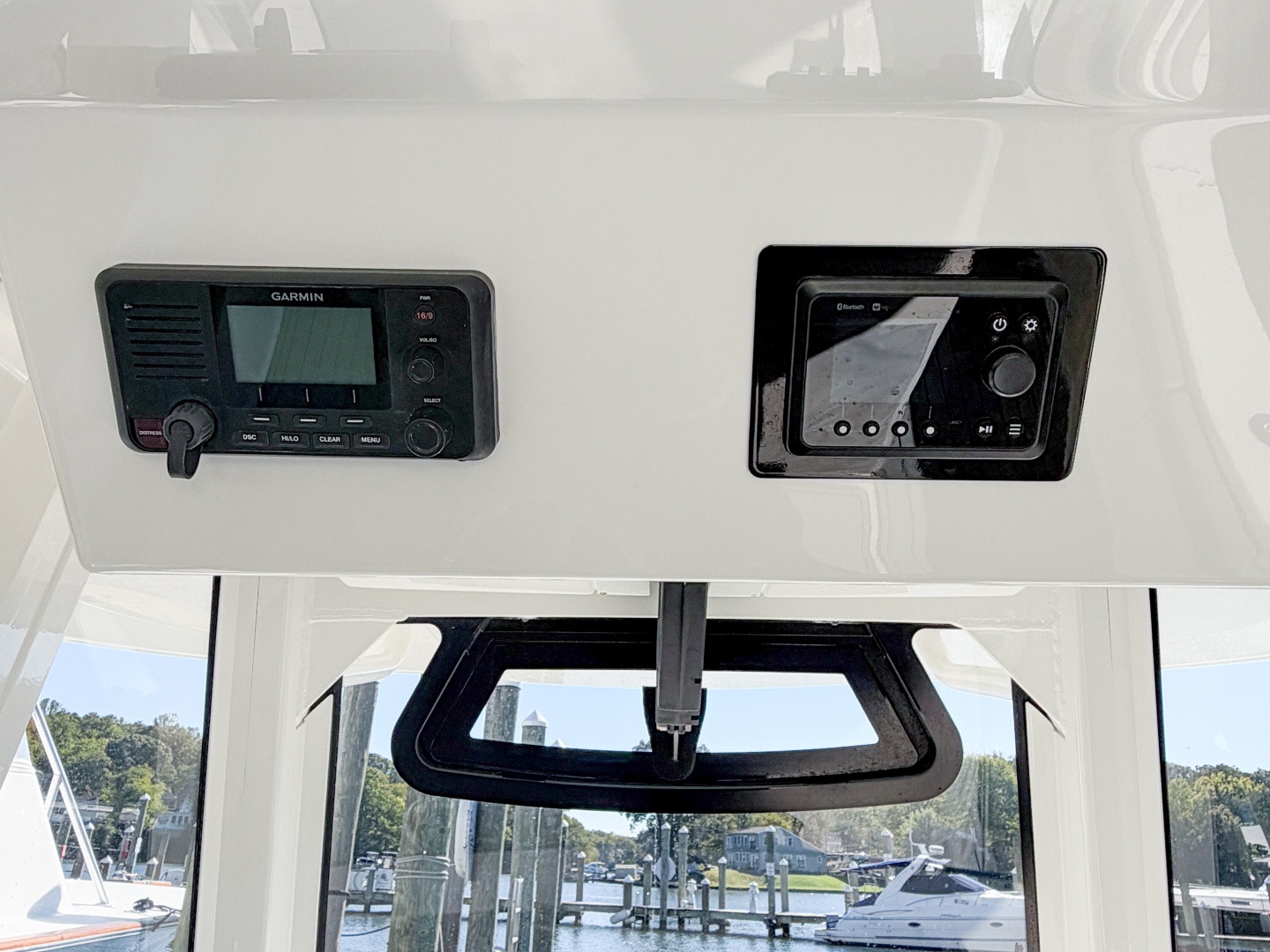 2020 Regulator 28 Forward Seating