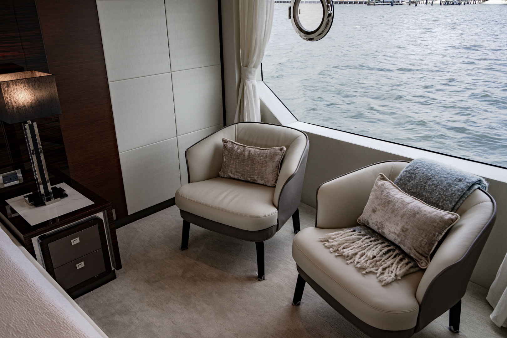 M Y 12 102ft Ocean Alexander Yacht For Sale
