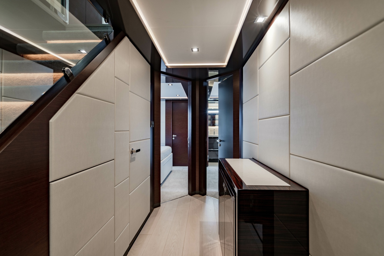M Y 12 102ft Ocean Alexander Yacht For Sale
