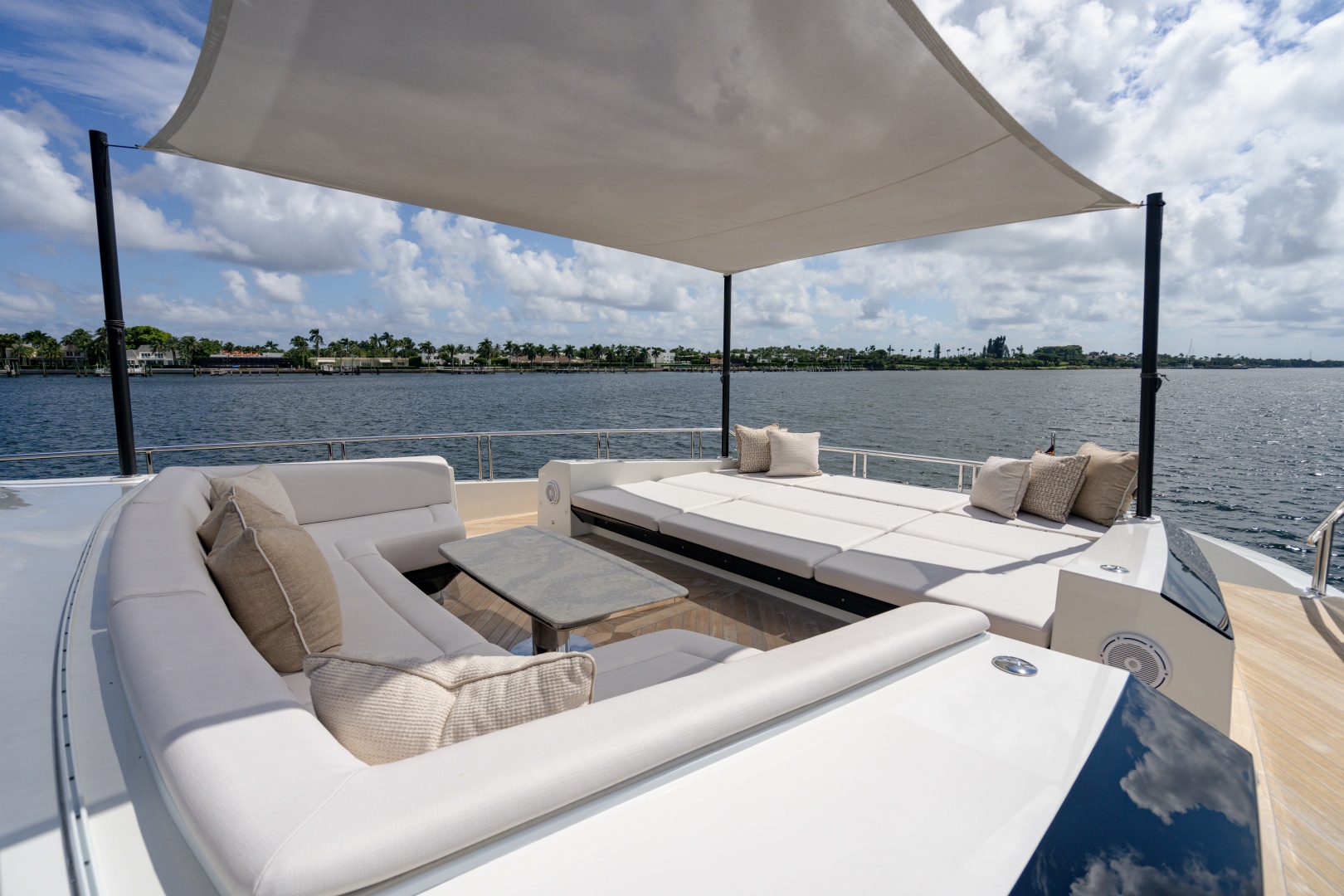 M Y 12 102ft Ocean Alexander Yacht For Sale