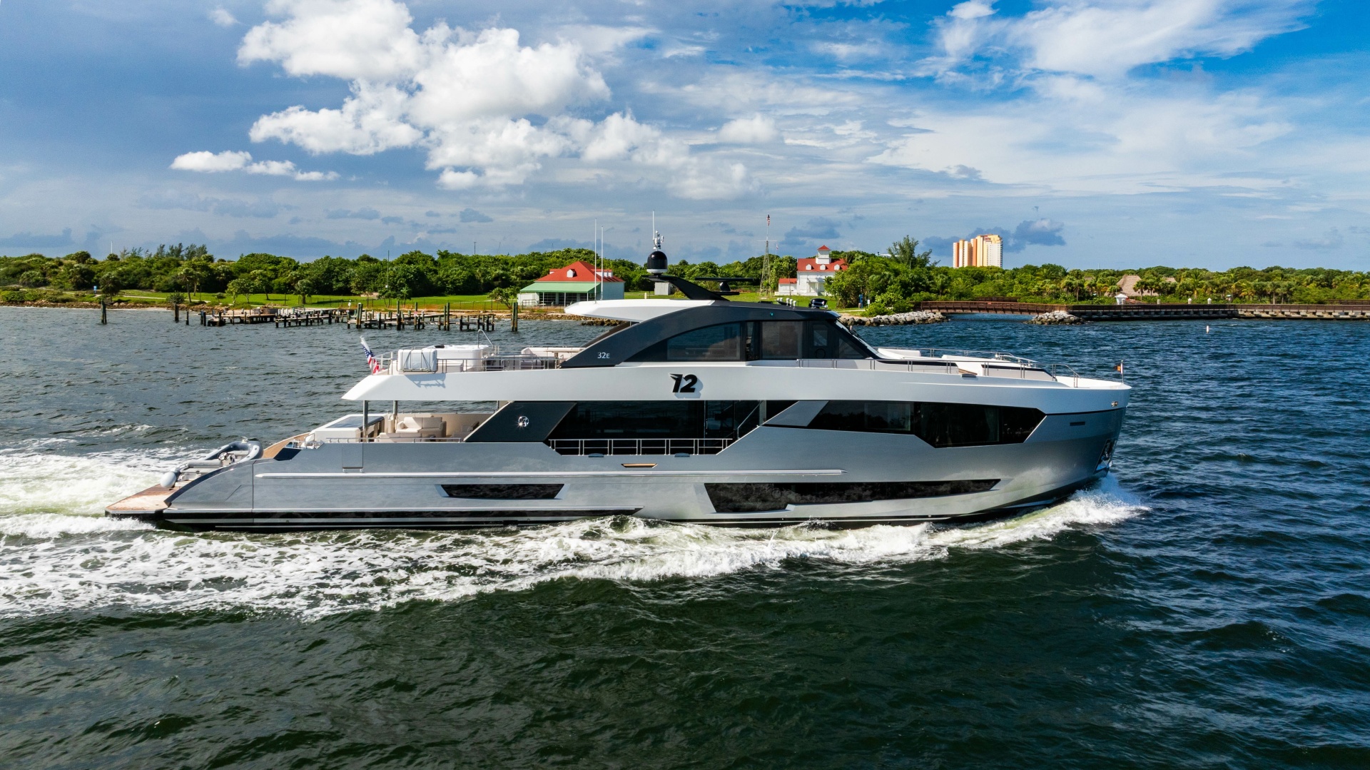 2023 Ocean Alexander 32 Explorer