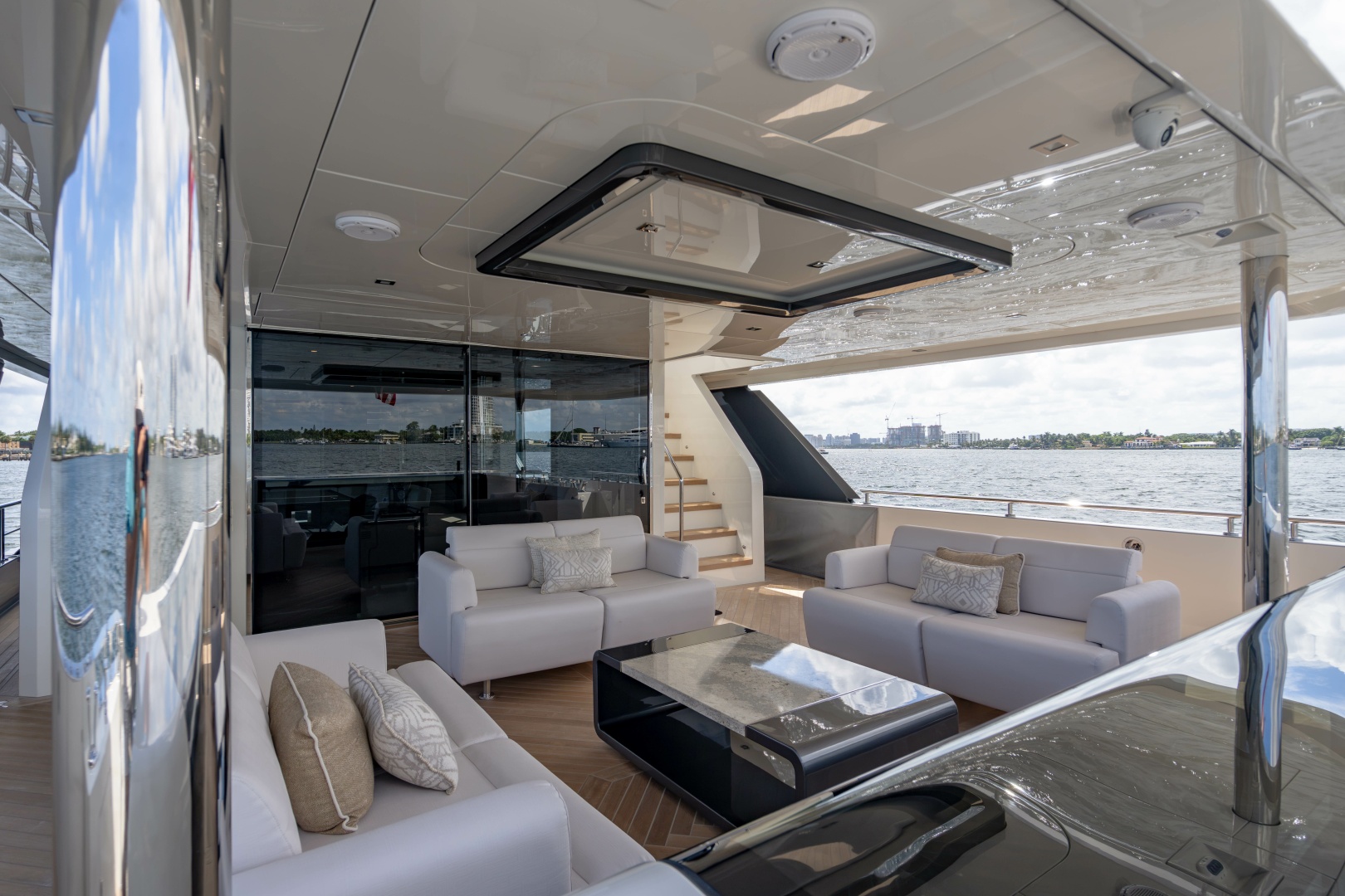 M Y 12 102ft Ocean Alexander Yacht For Sale