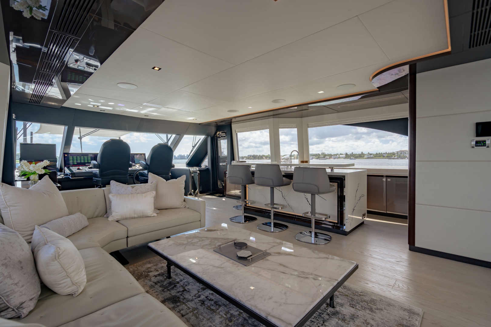 M Y 12 102ft Ocean Alexander Yacht For Sale