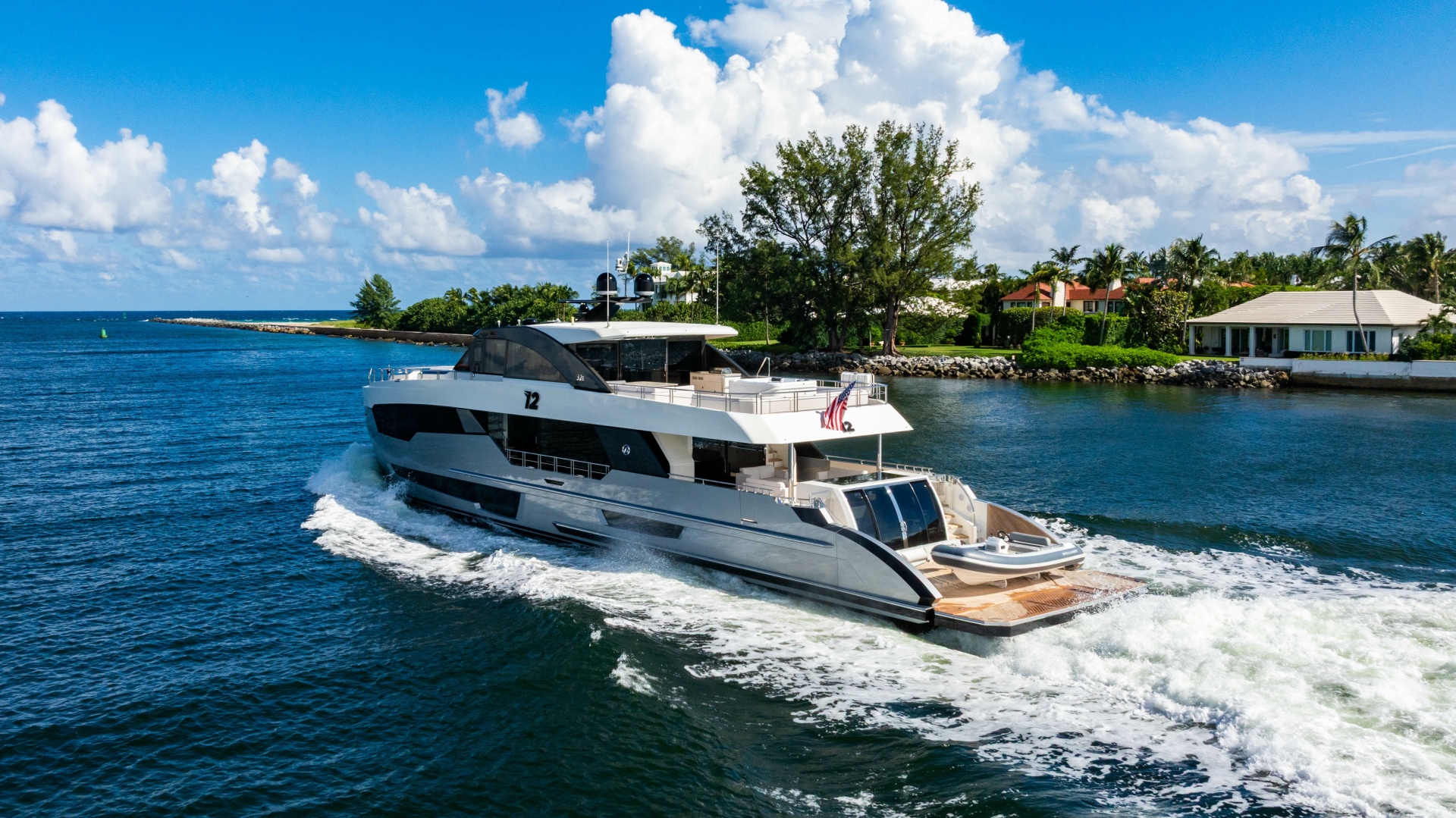 M Y 12 102ft Ocean Alexander Yacht For Sale