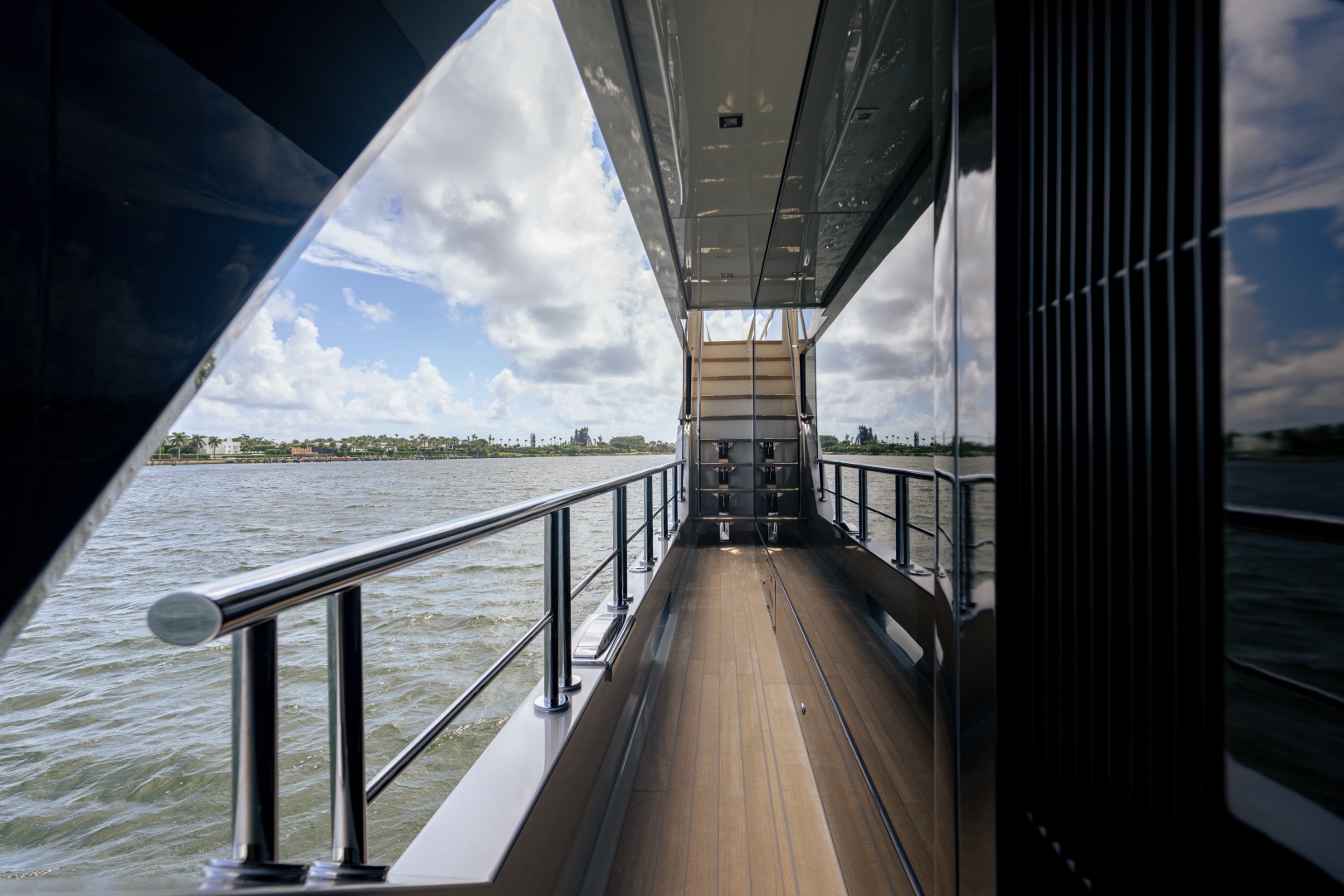 M Y 12 102ft Ocean Alexander Yacht For Sale