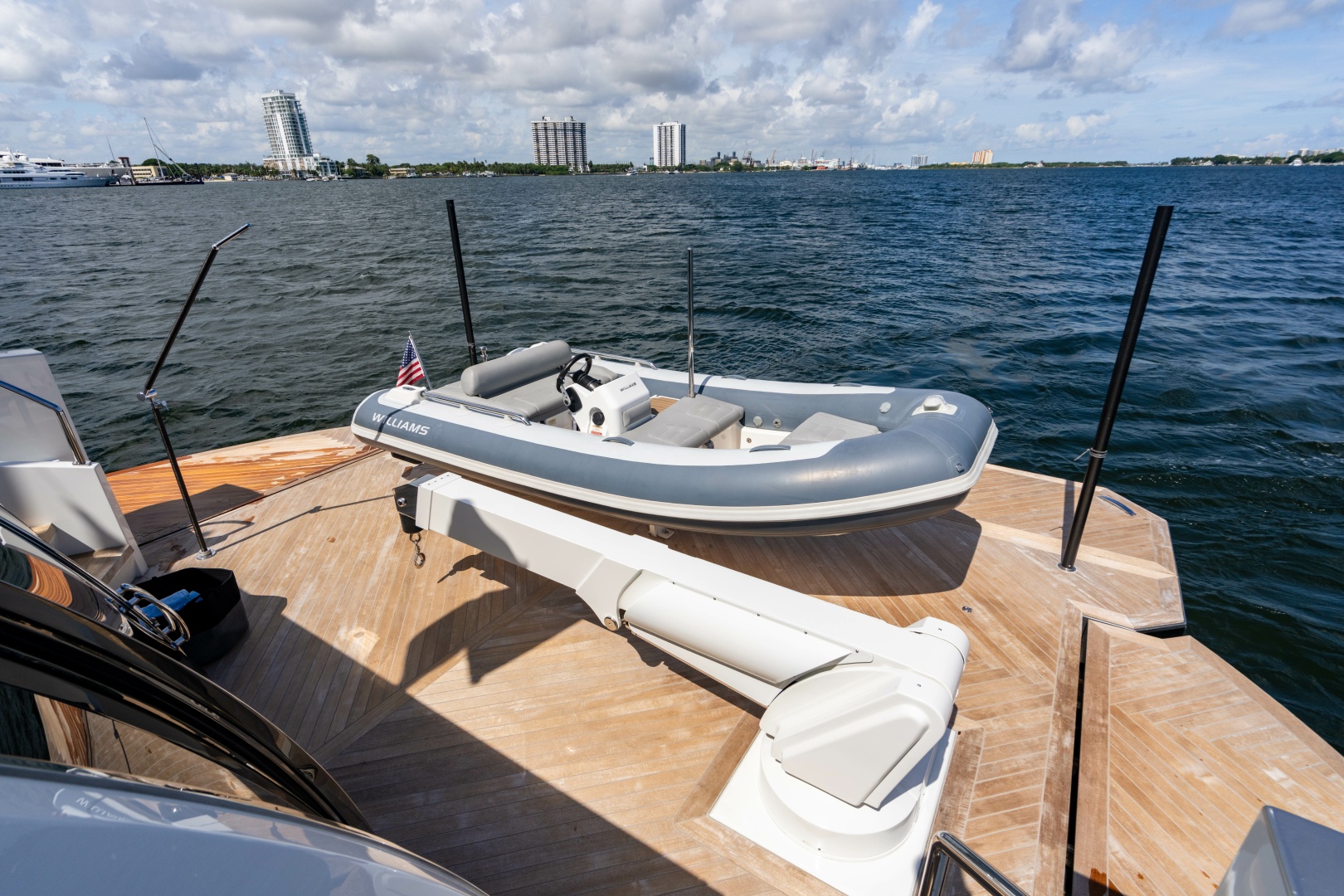 2023 Ocean Alexander 32 Explorer