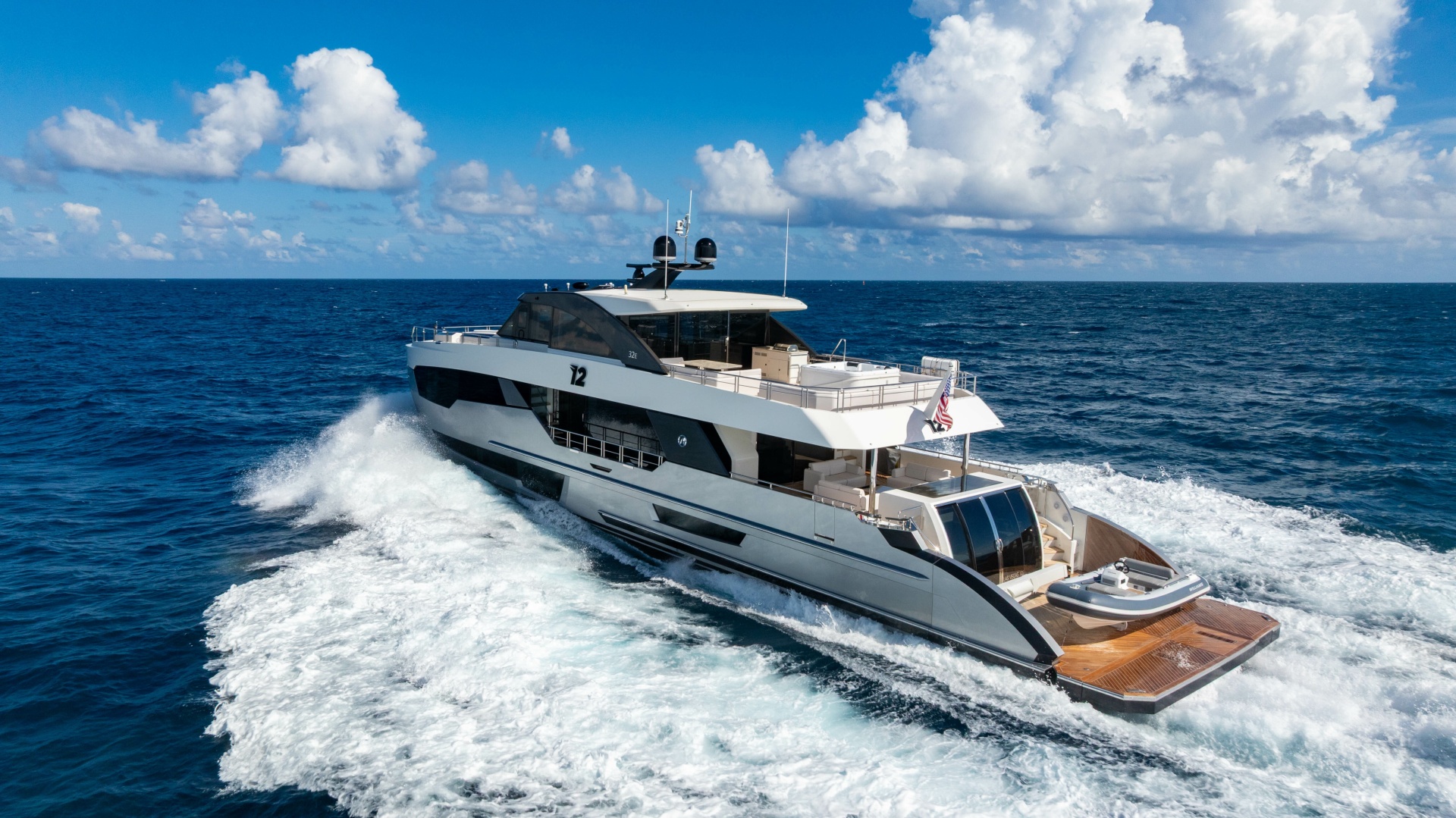 M Y 12 102ft Ocean Alexander Yacht For Sale