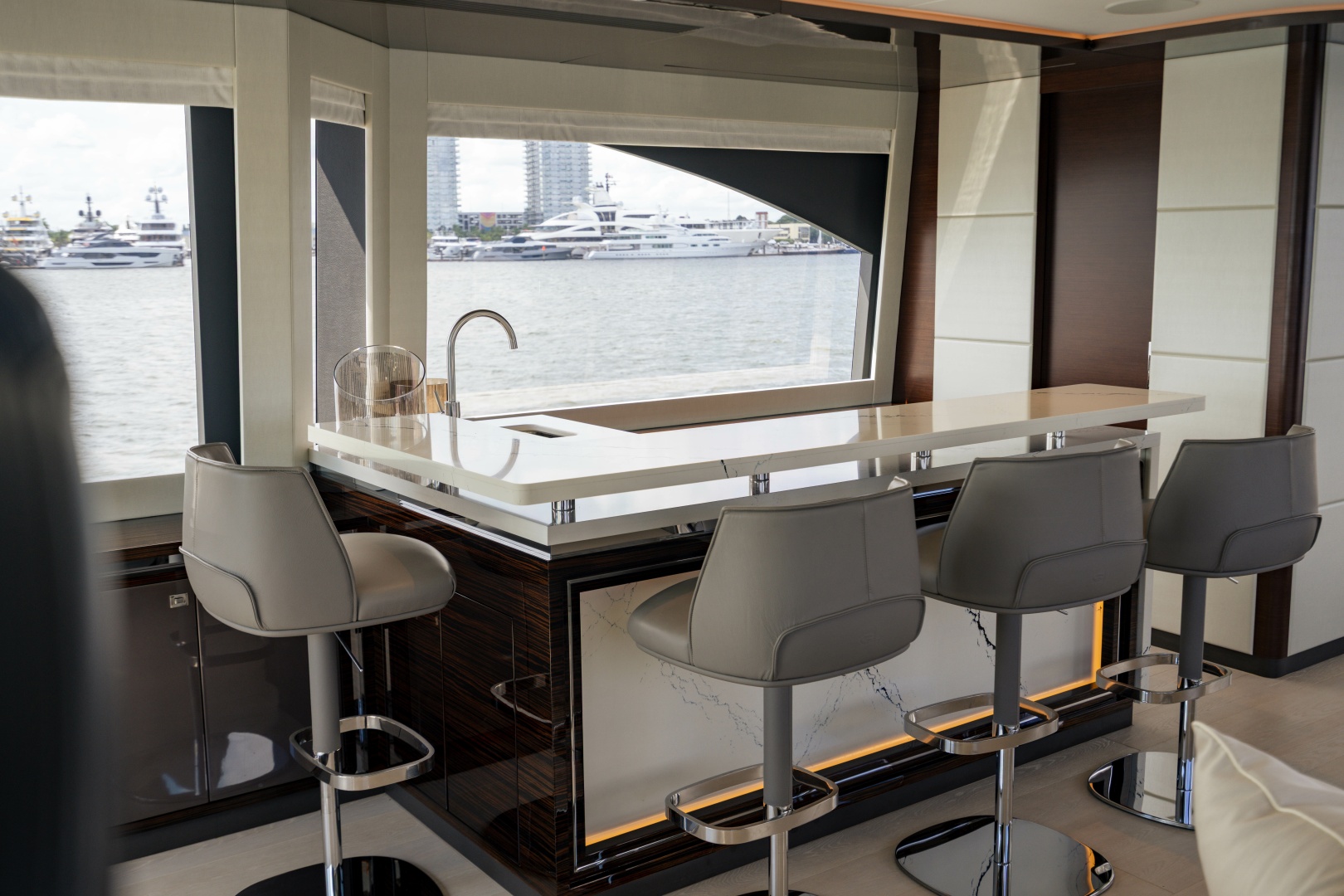 2023 Ocean Alexander 32 Explorer