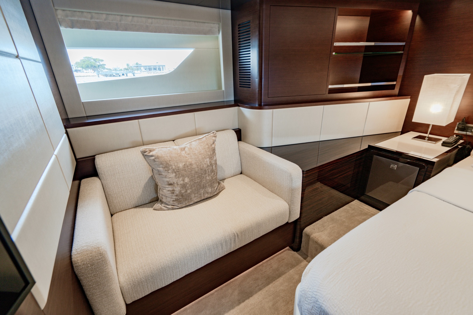 M Y 12 102ft Ocean Alexander Yacht For Sale