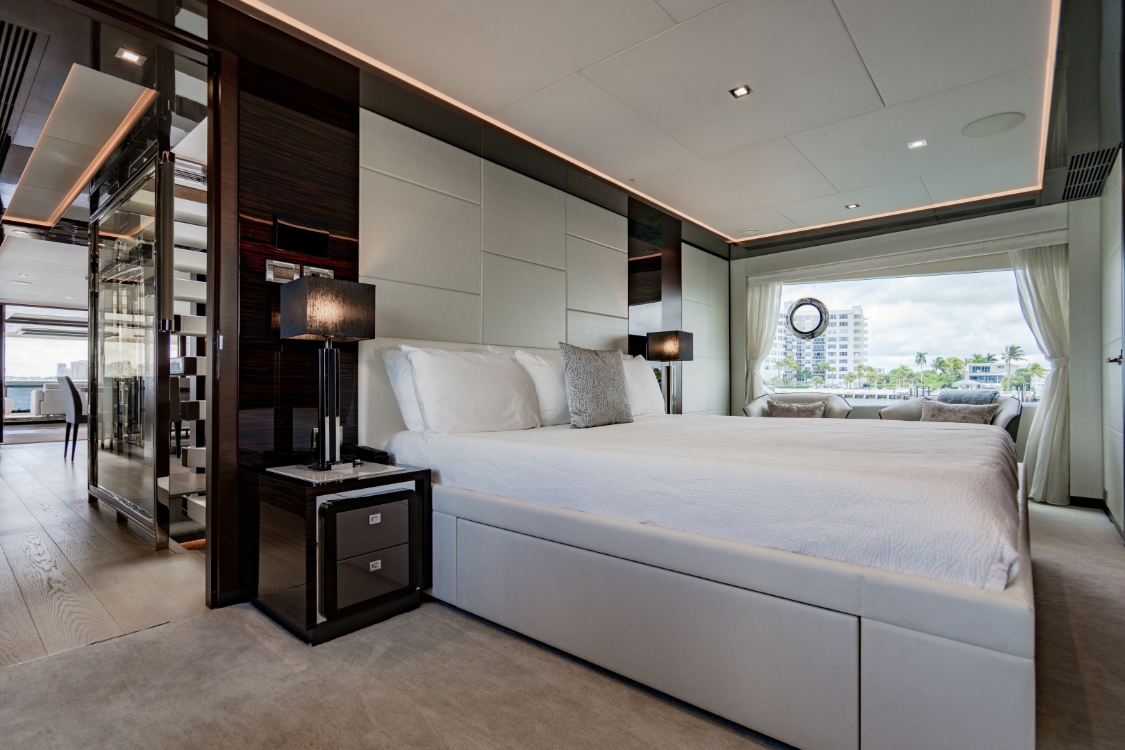 M Y 12 102ft Ocean Alexander Yacht For Sale