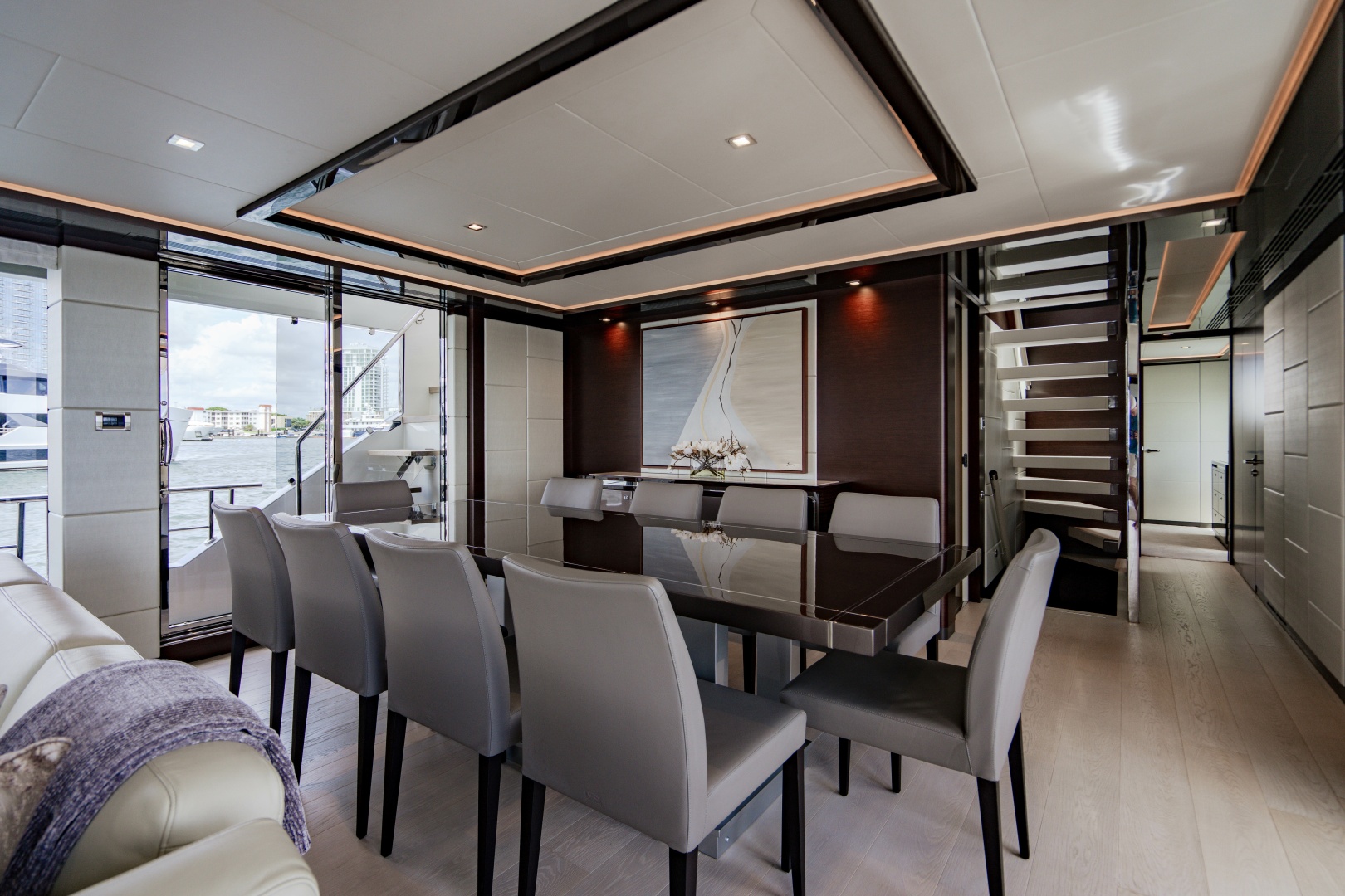 M Y 12 102ft Ocean Alexander Yacht For Sale