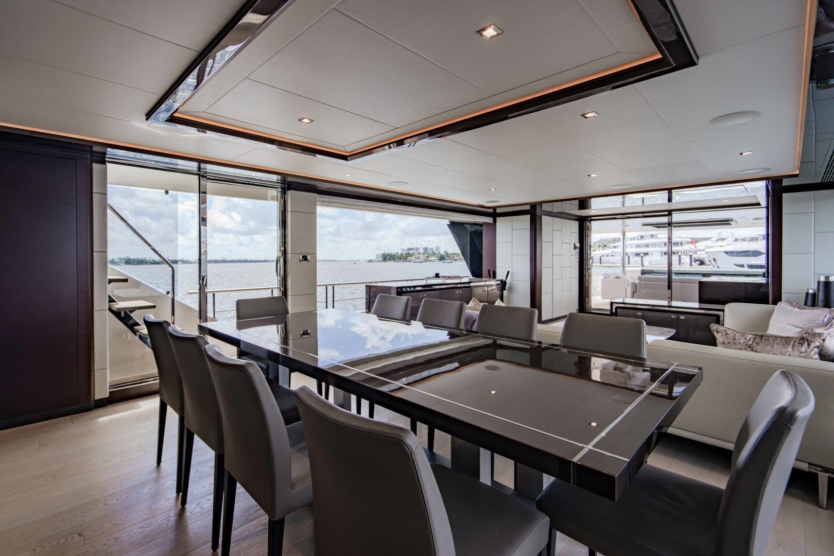 M Y 12 102ft Ocean Alexander Yacht For Sale