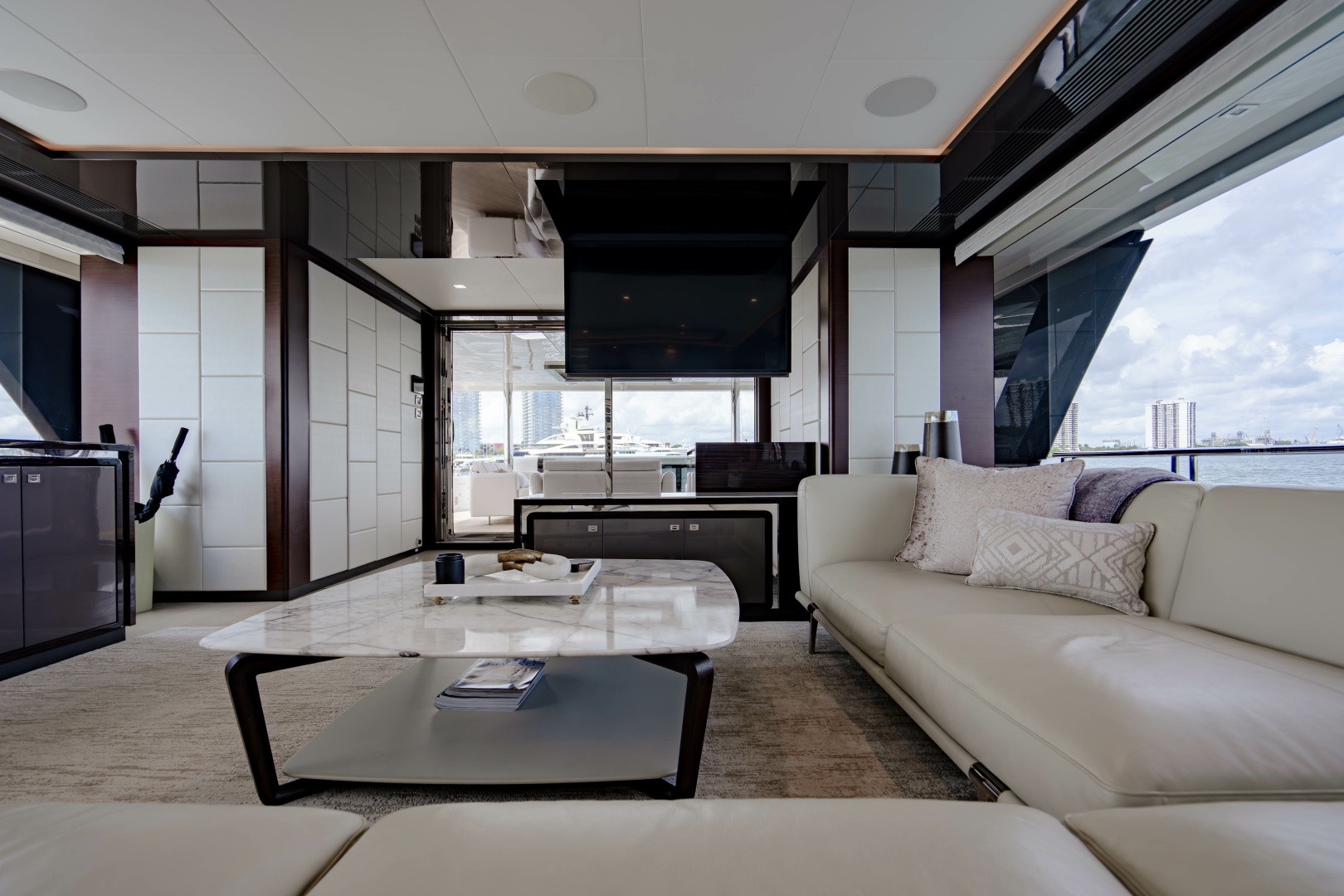 M Y 12 102ft Ocean Alexander Yacht For Sale