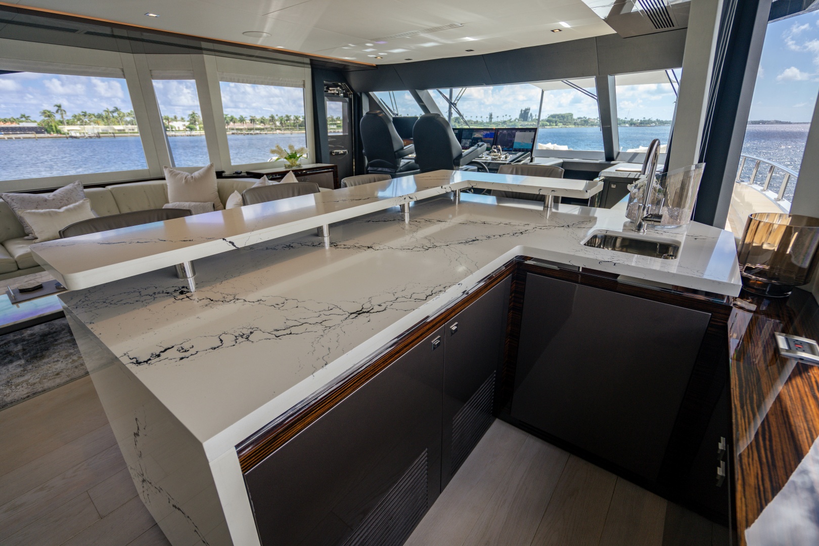 M Y 12 102ft Ocean Alexander Yacht For Sale