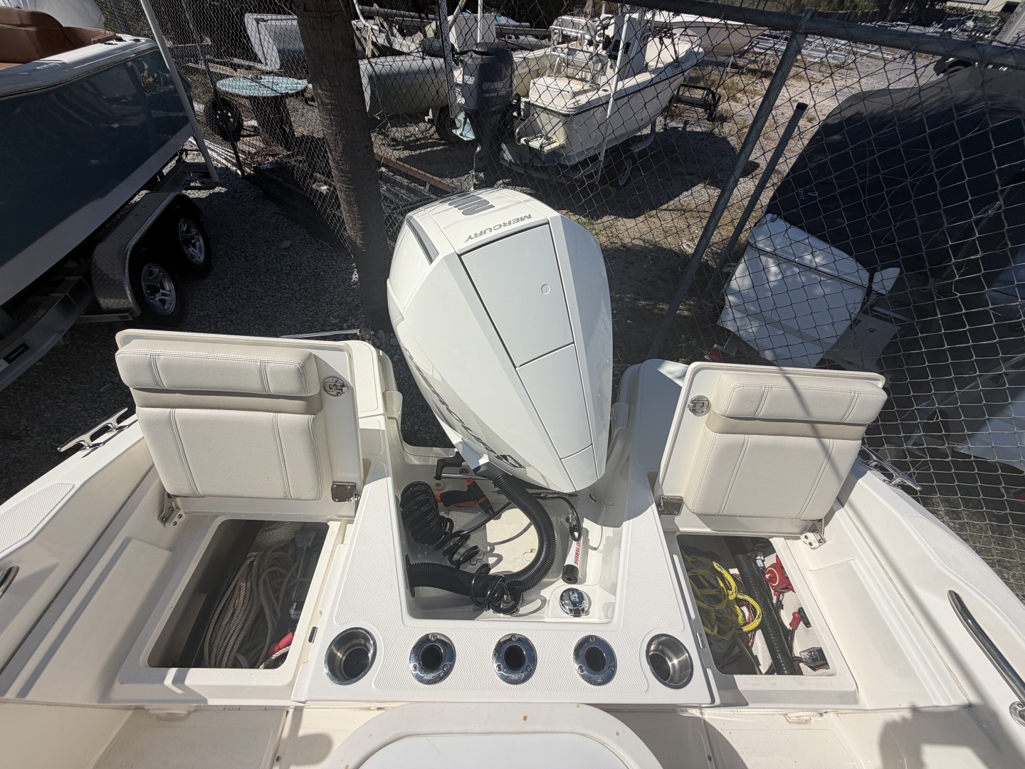 2022 Boston Whaler 220 Dauntless