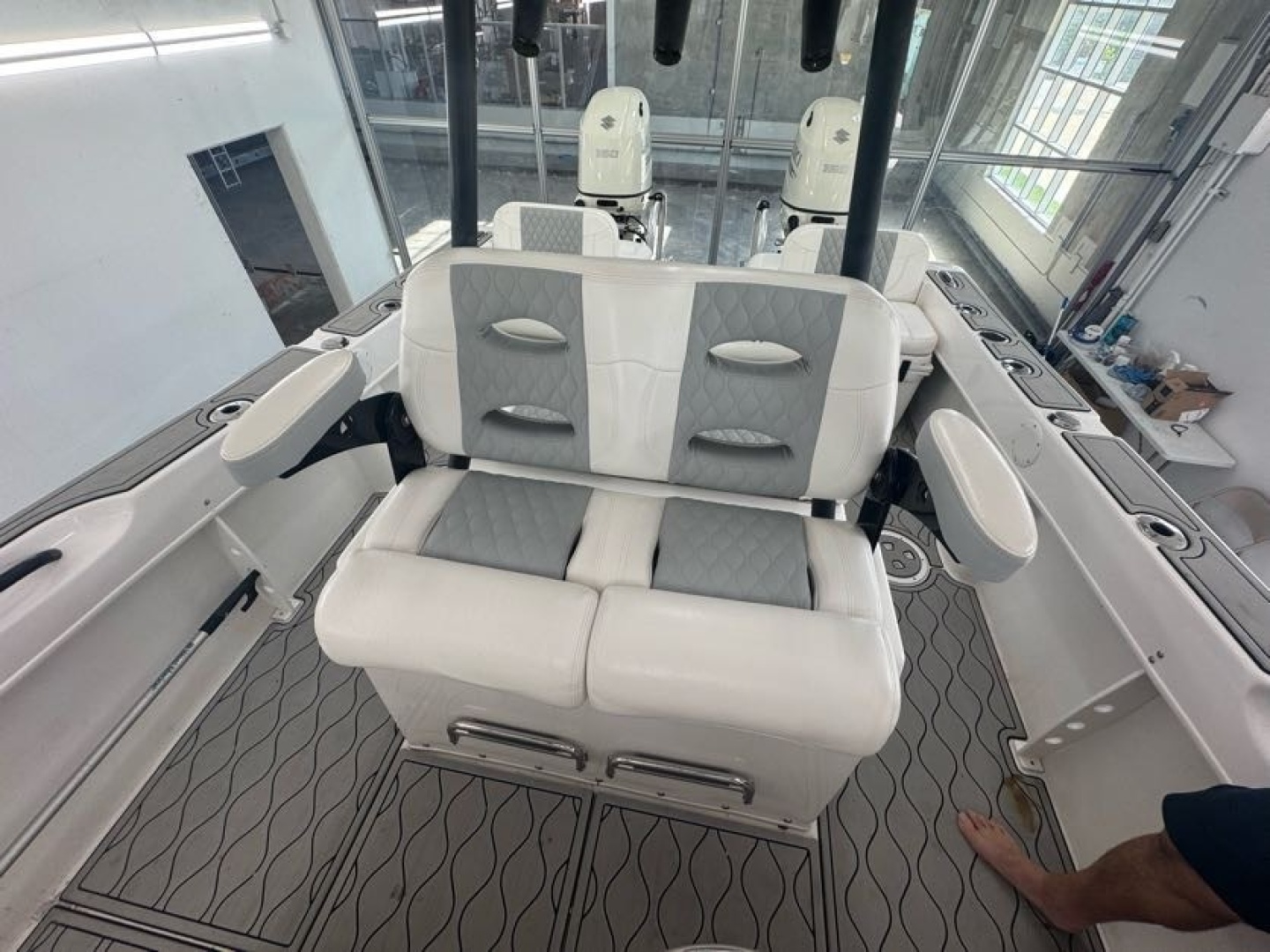 25ft Twin Vee Yacht For Sale