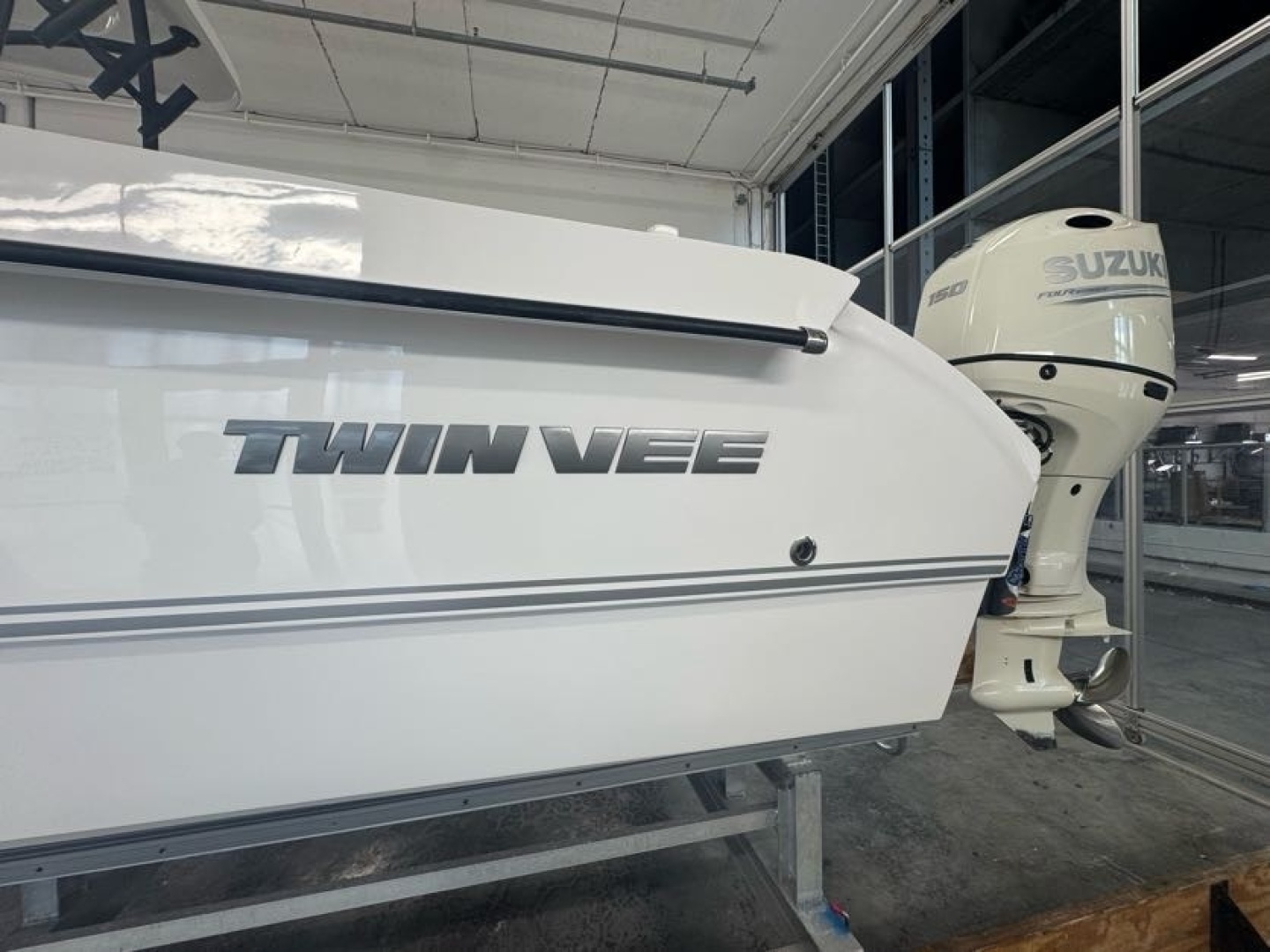 25ft Twin Vee Yacht For Sale
