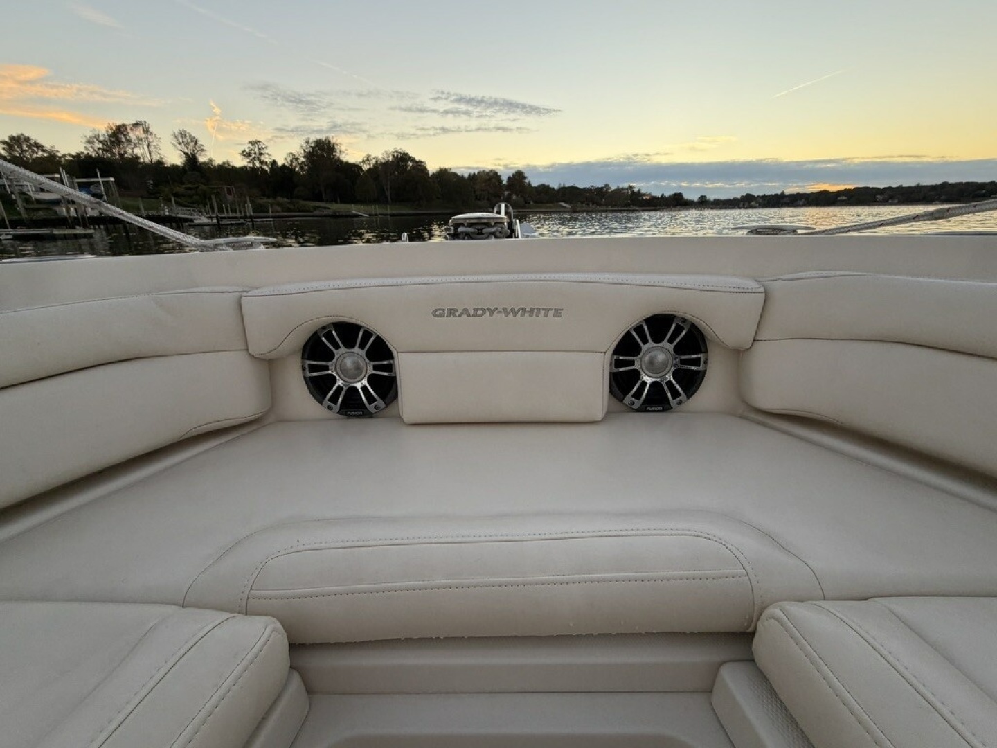 23ft Grady White Yacht For Sale