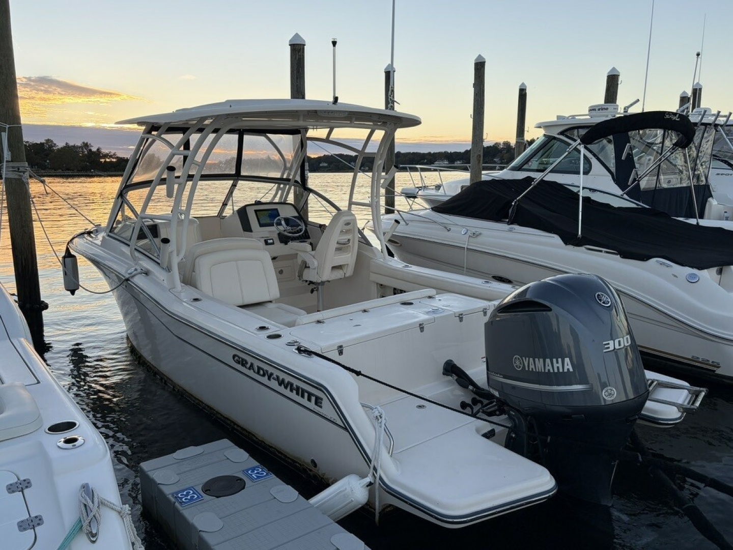 23ft Grady White Yacht For Sale