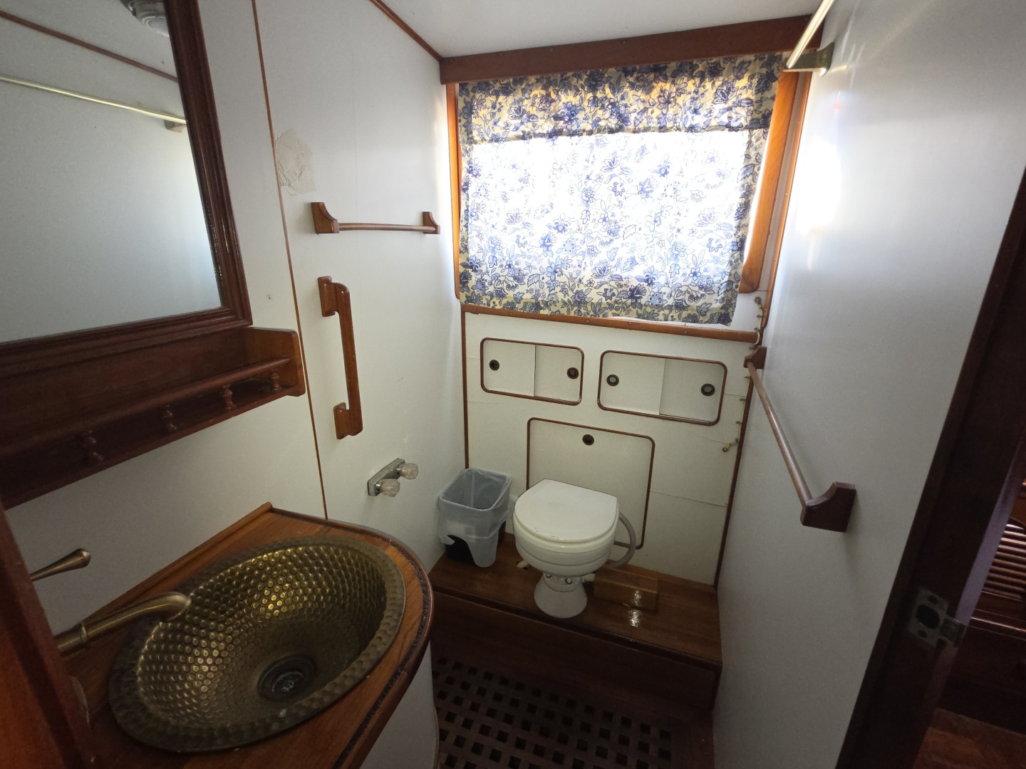 43ft Albin Yacht For Sale