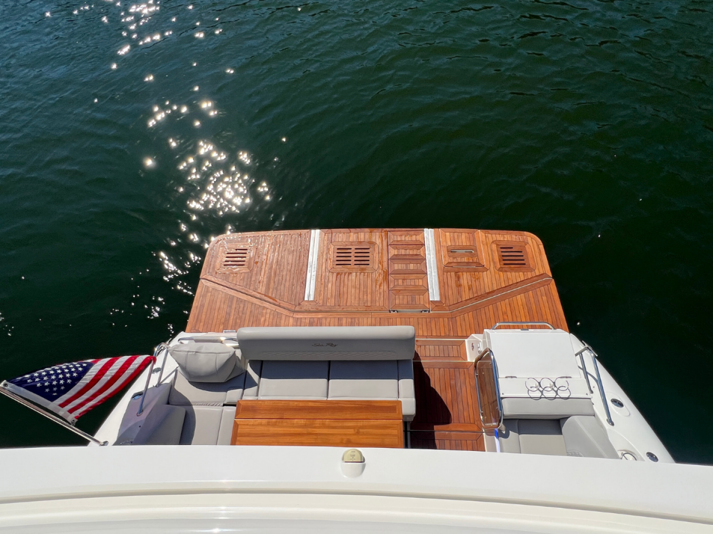 2018 Sea Ray FLY 520