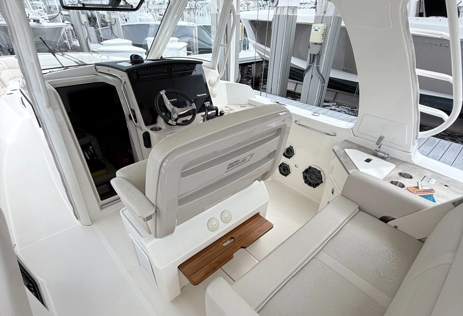 2023 Boston Whaler 350 Realm, photo 1 of 15