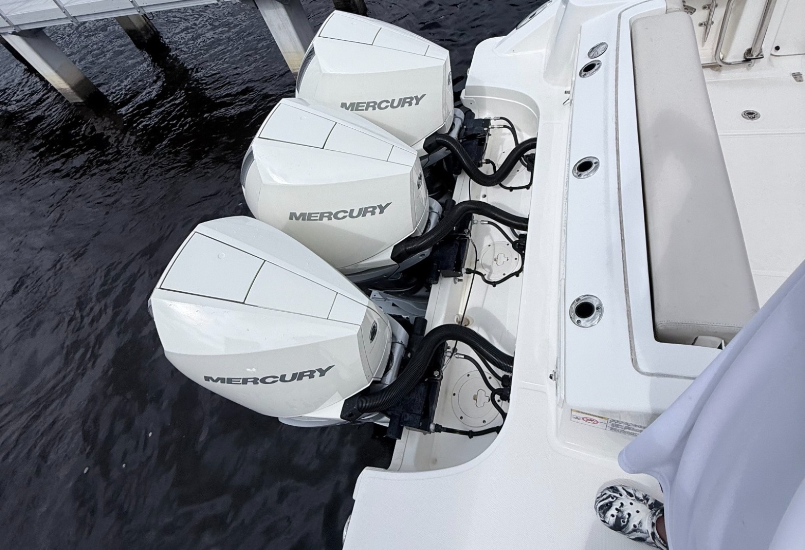 2023 Boston Whaler 350 Realm