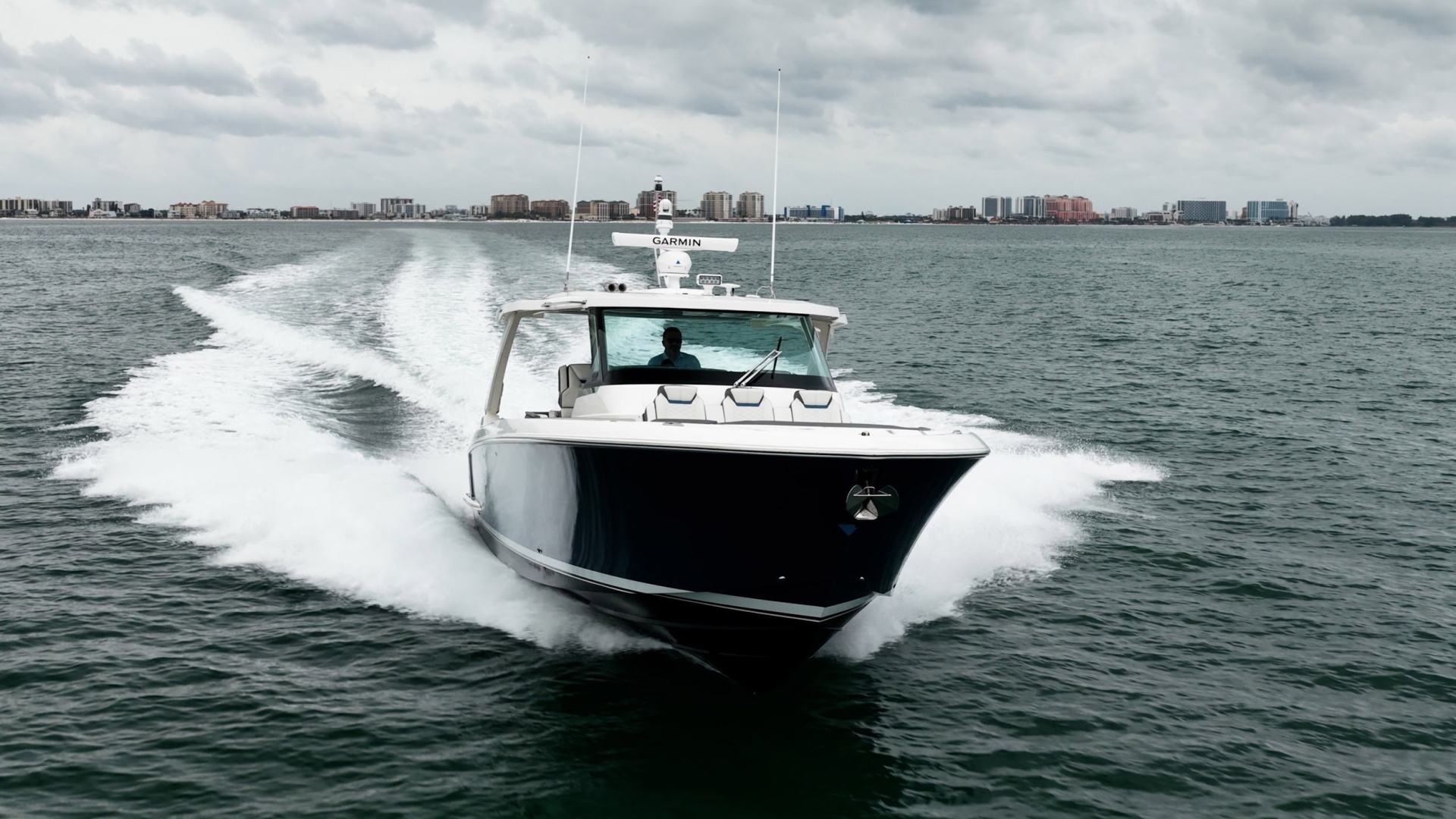 2021 Tiara Sport 43 LS