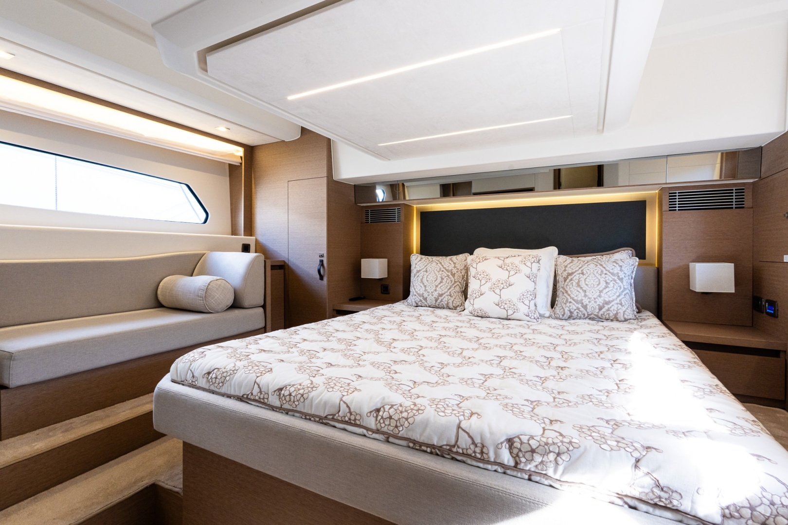 Knot Responsible 46ft Prestige Yacht For Sale