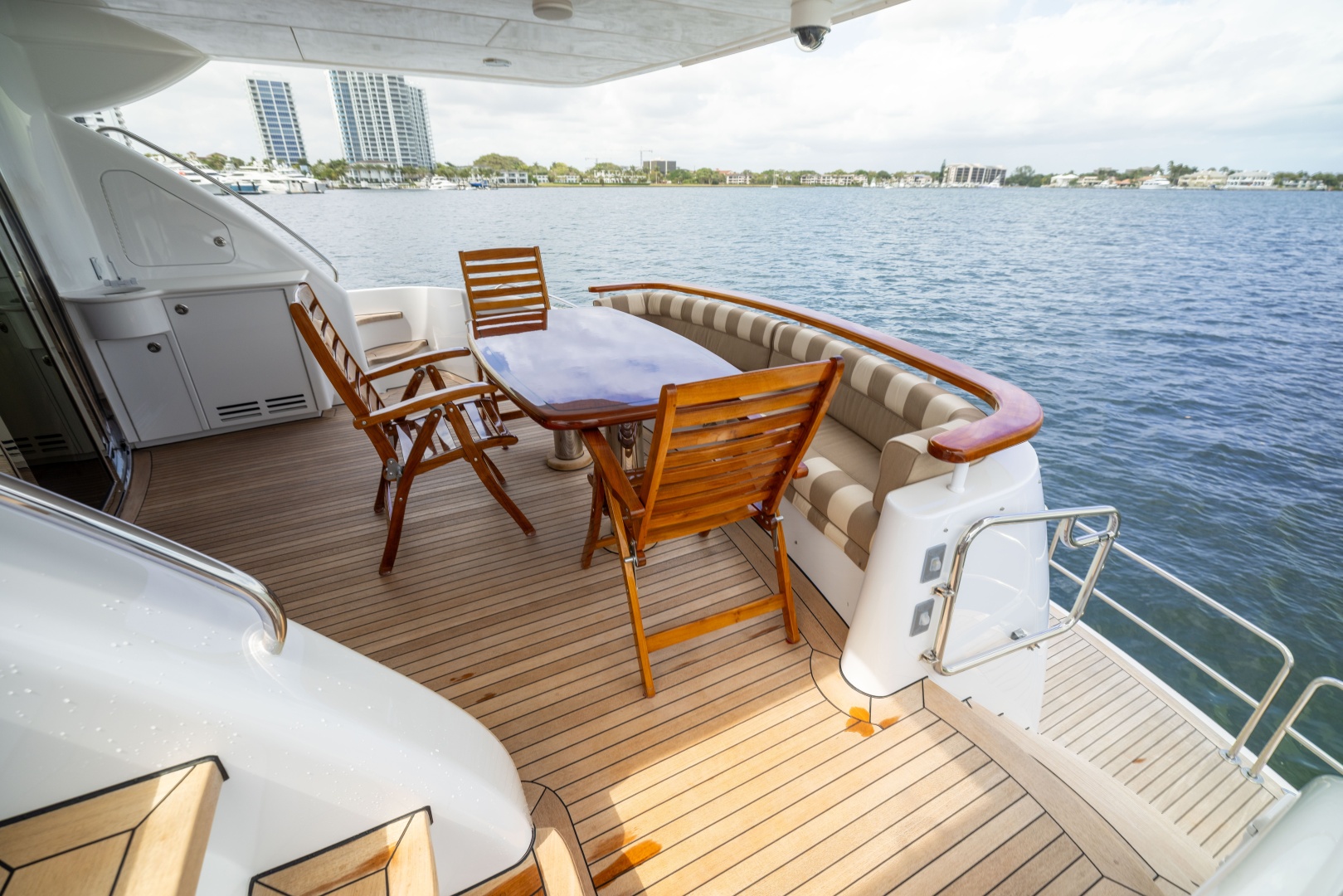 OUTRAGEOUS 80ft Hatteras Yacht For Sale