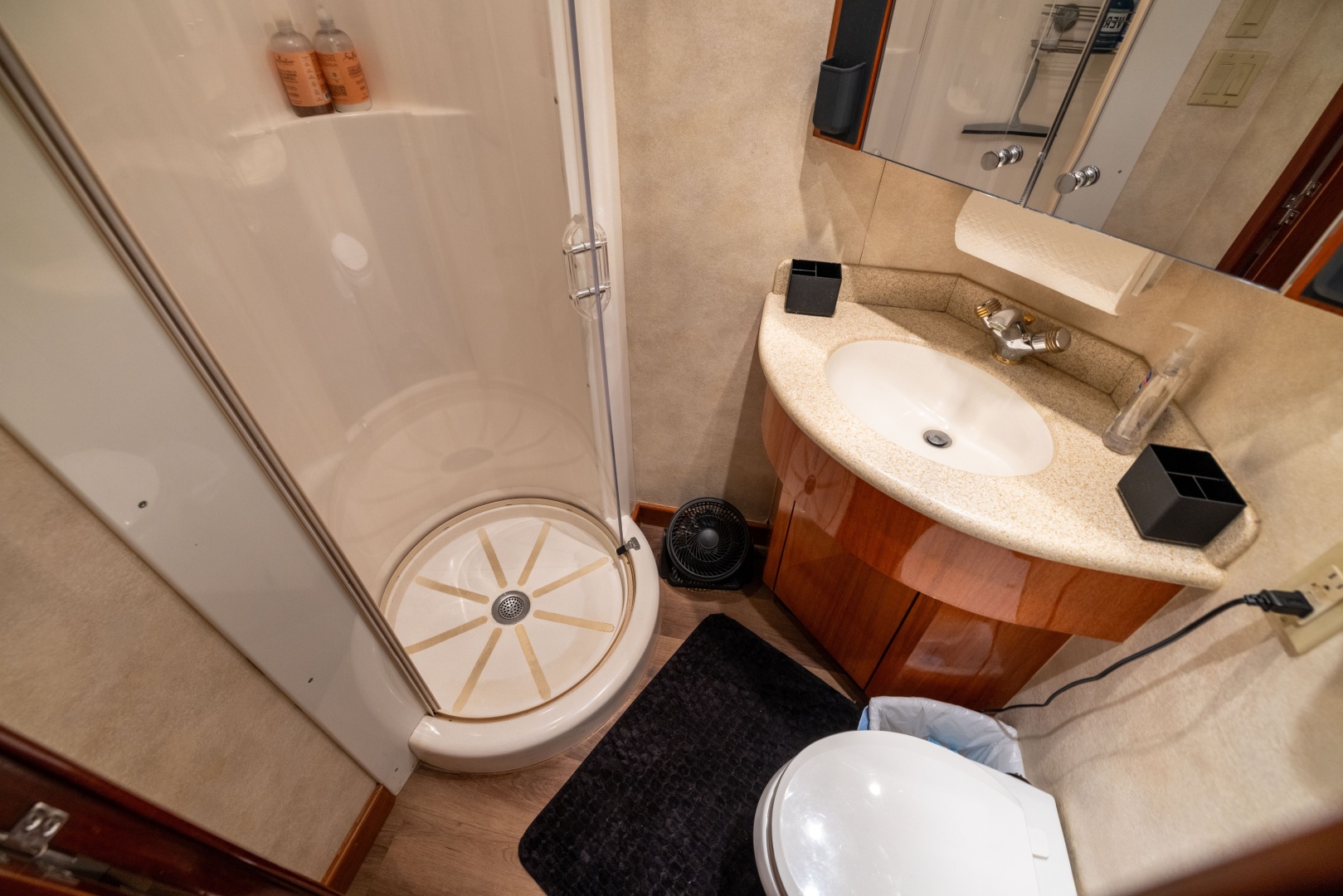 OUTRAGEOUS 80ft Hatteras Yacht For Sale