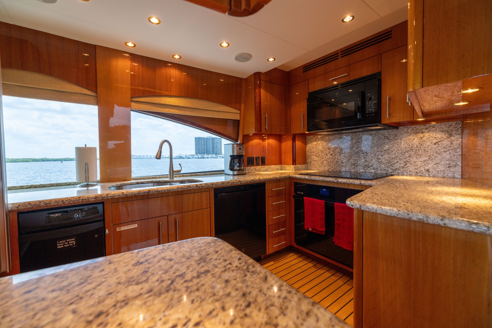 OUTRAGEOUS 80ft Hatteras Yacht For Sale