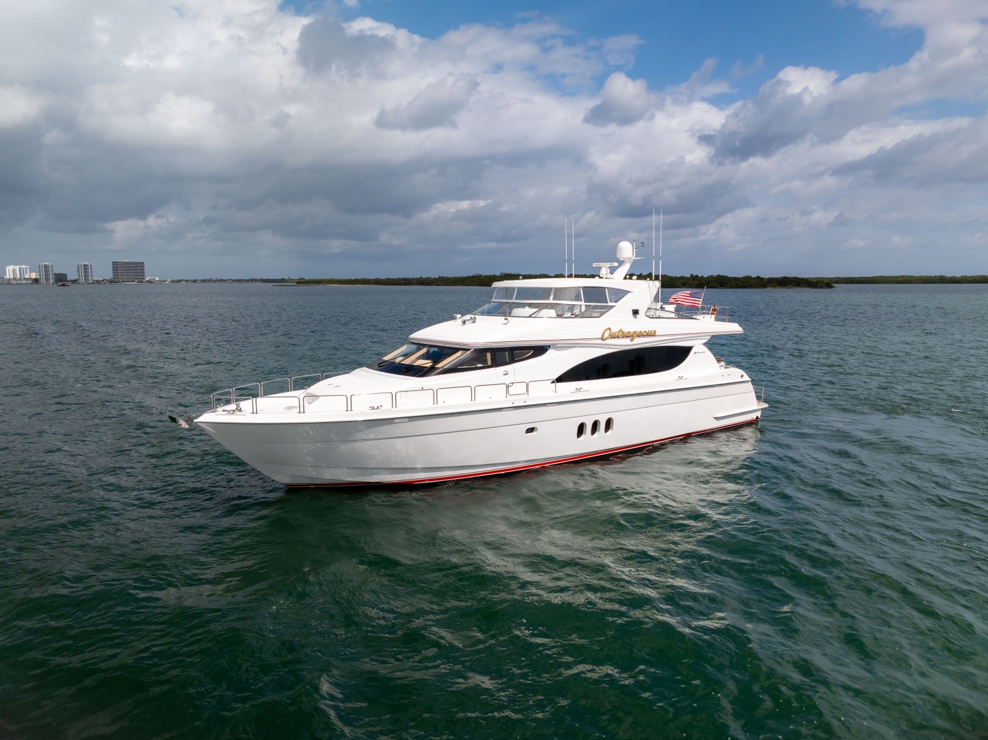 OUTRAGEOUS 80ft Hatteras Yacht For Sale