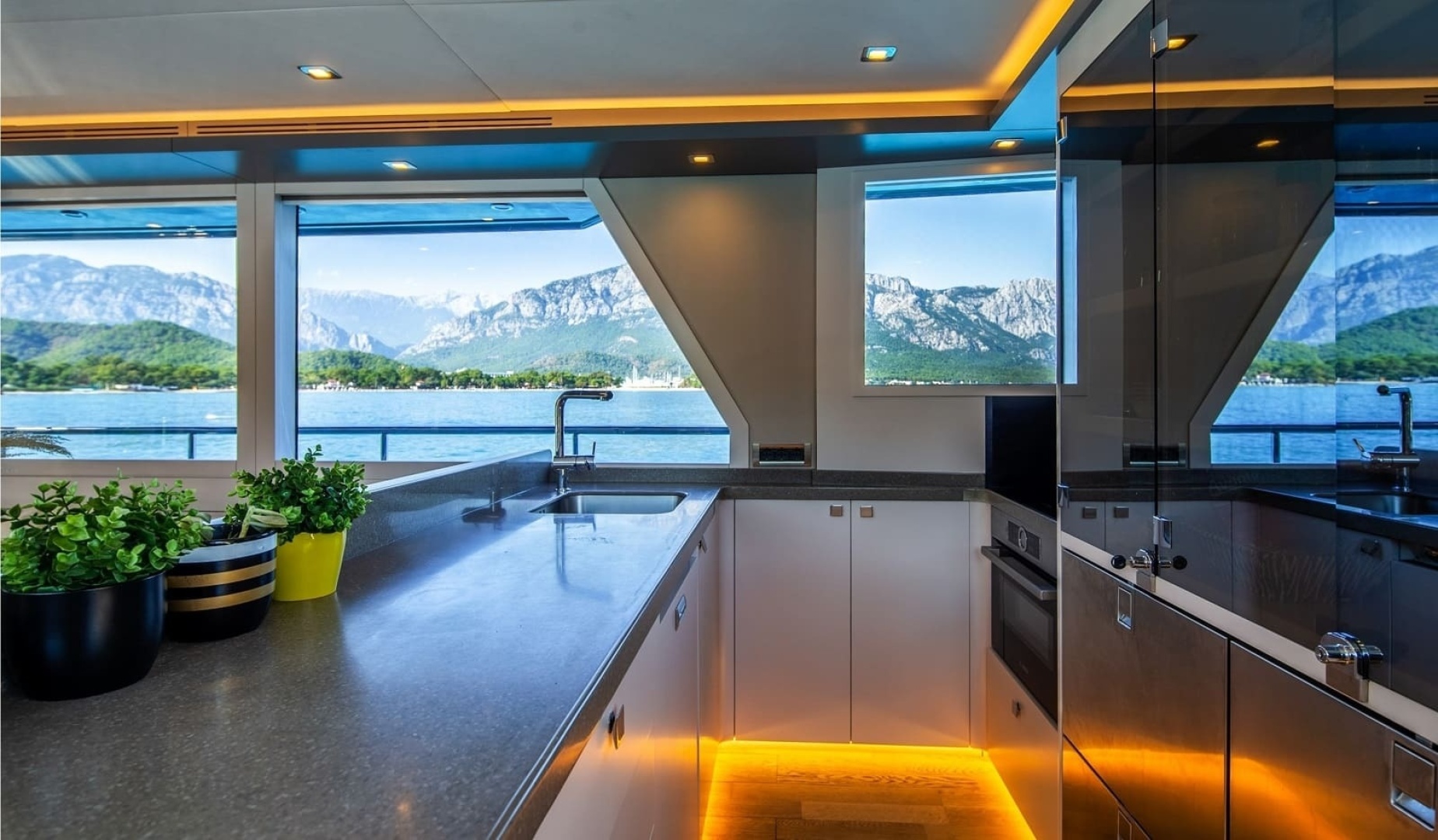 DIESEL THERAPY  71ft Bering Yacht For Sale