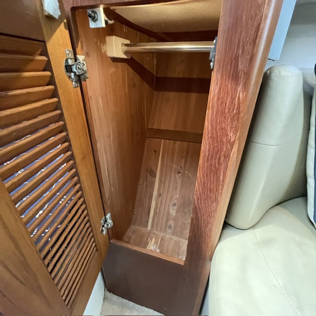 33ft Pursuit Yacht For Sale