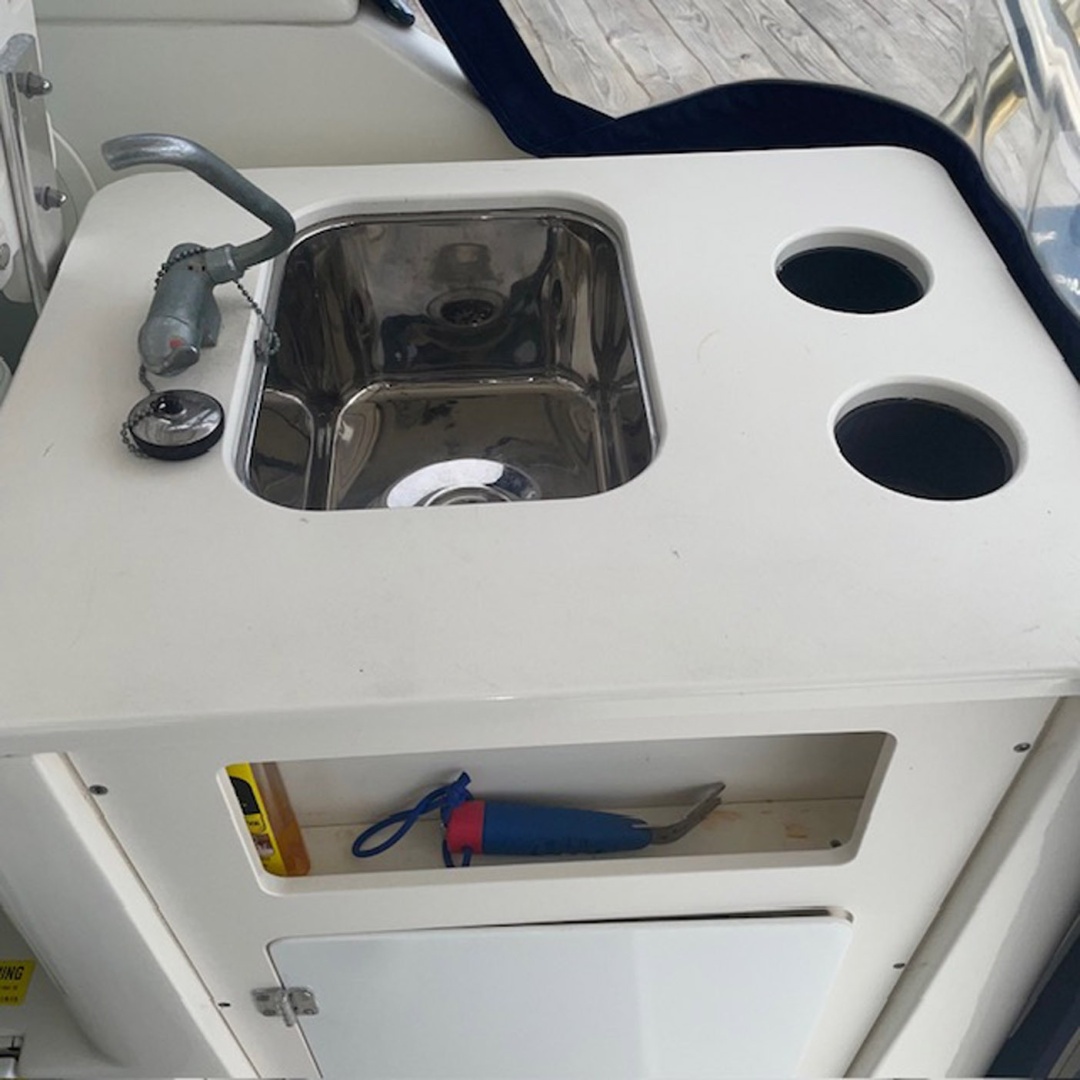 33ft Pursuit Yacht For Sale
