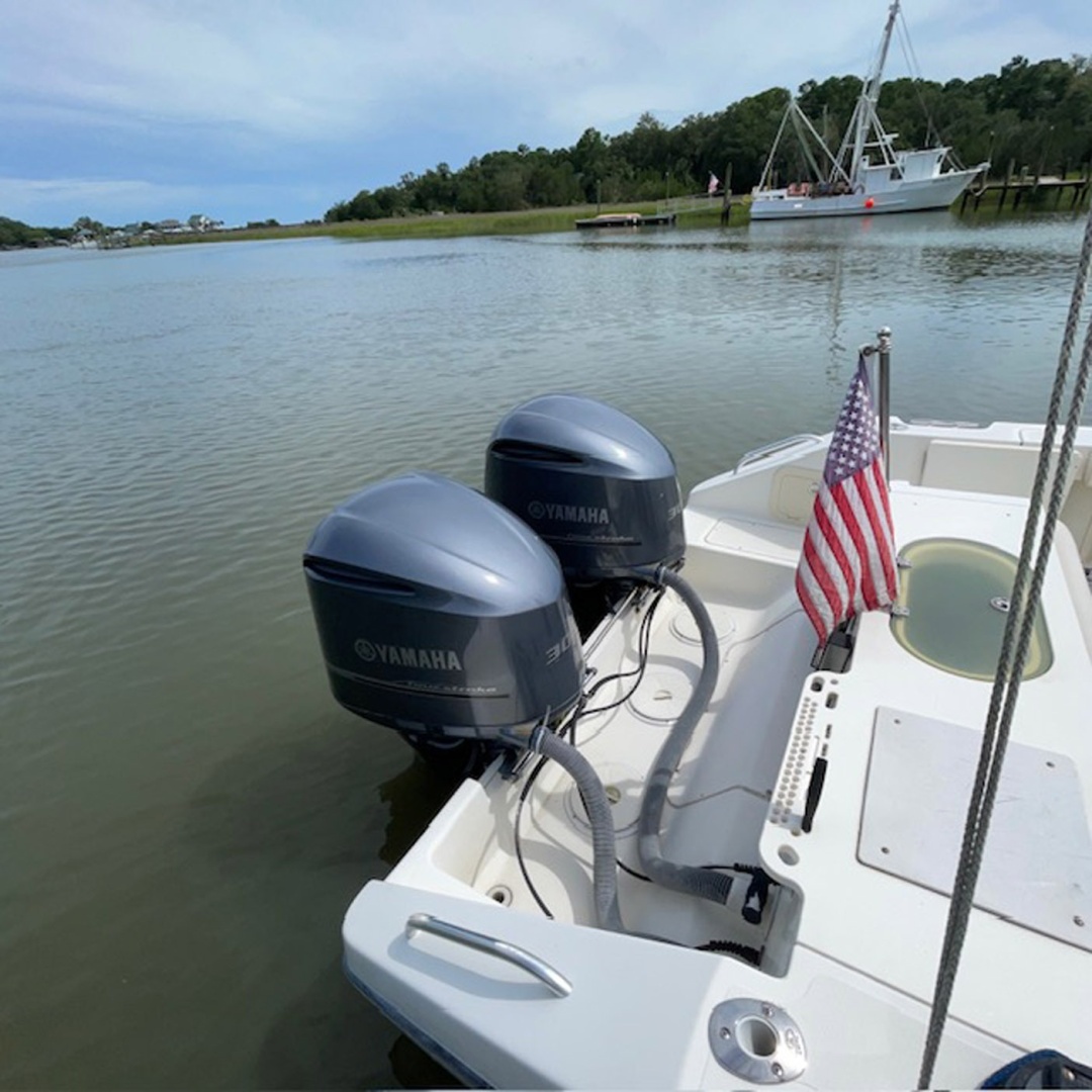 33ft Pursuit Yacht For Sale