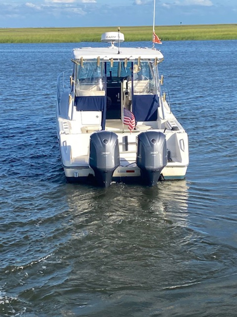 33ft Pursuit Yacht For Sale
